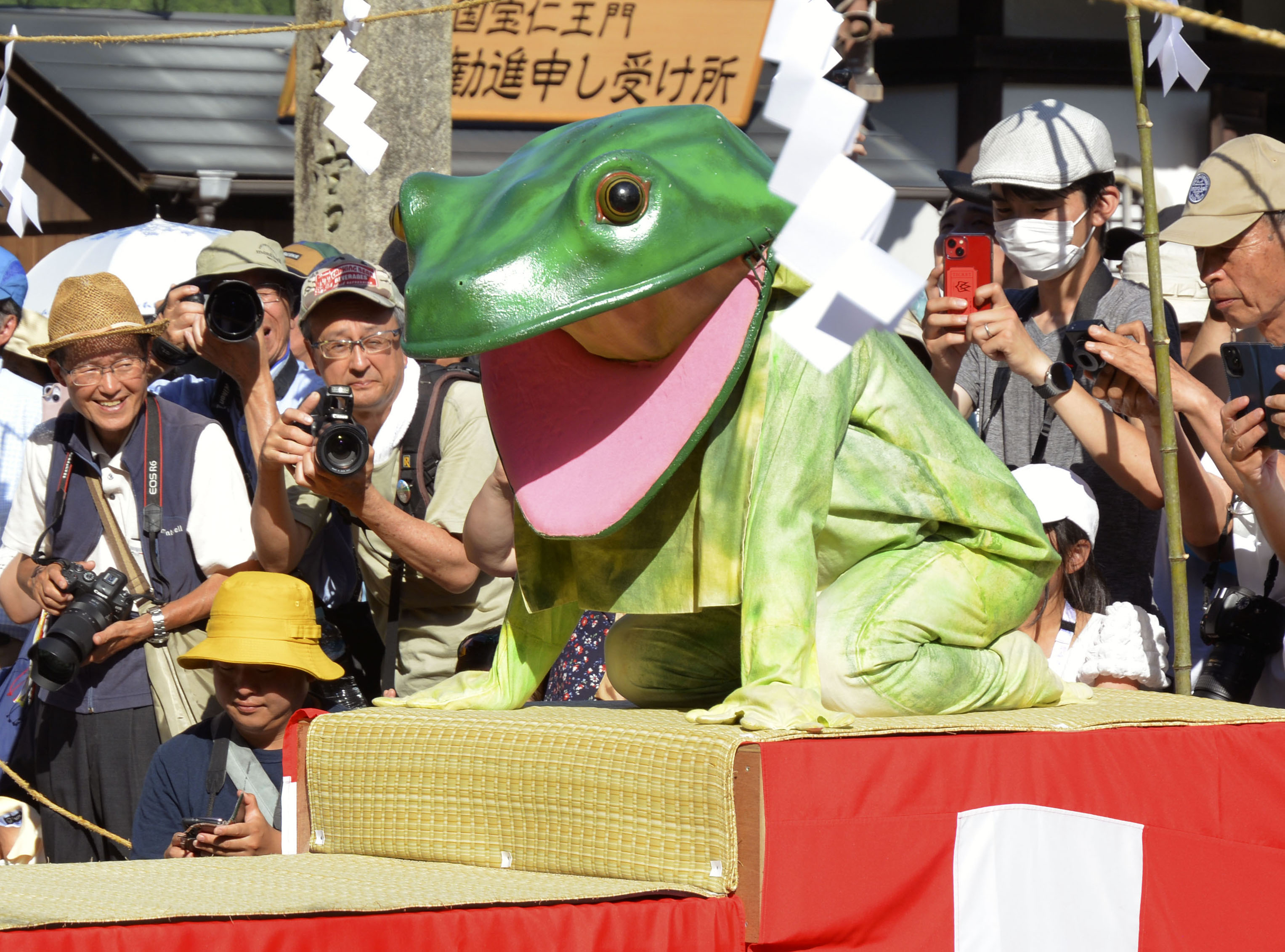 世界遺産・金峯山寺で奇祭「蛙飛び」奈良・吉野 - 産経ニュース