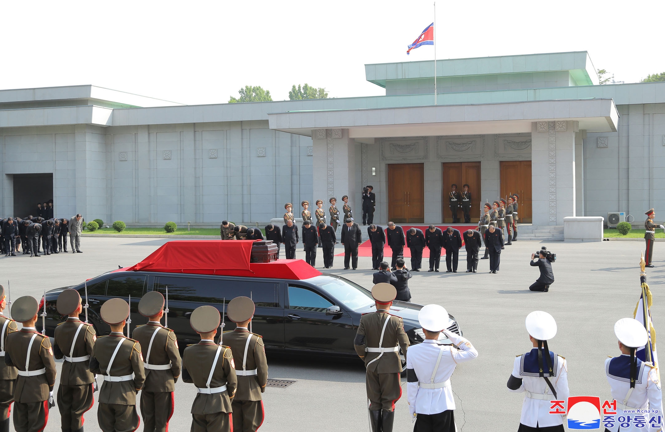 金正恩氏が黙とう ３代を支えた重鎮、金己男元朝鮮労働党宣伝扇動部長の国葬 - 産経ニュース