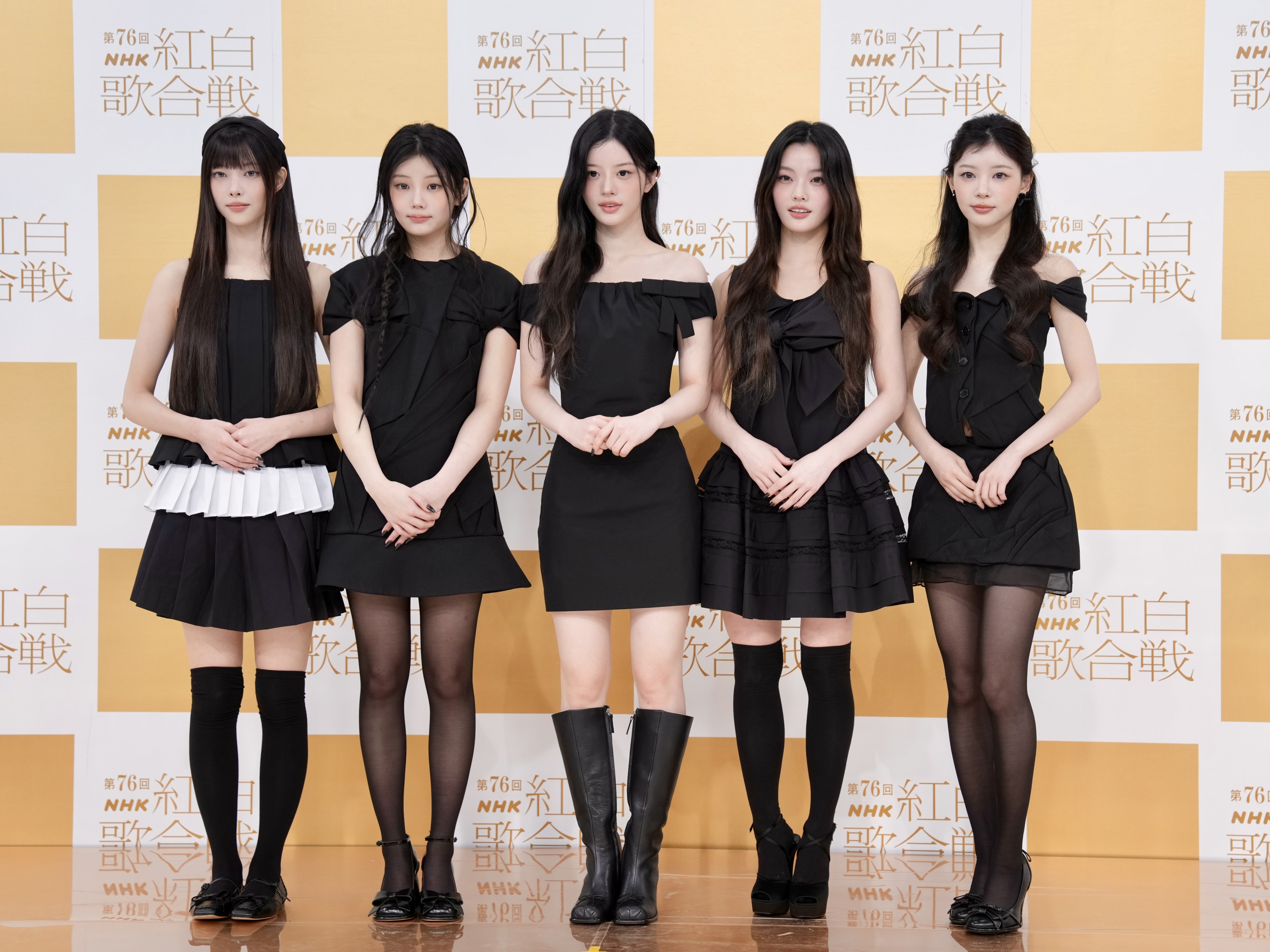 紅白】ILLIT、2年連続出場に笑顔 三山ひろしのけん玉チャレンジ出演の