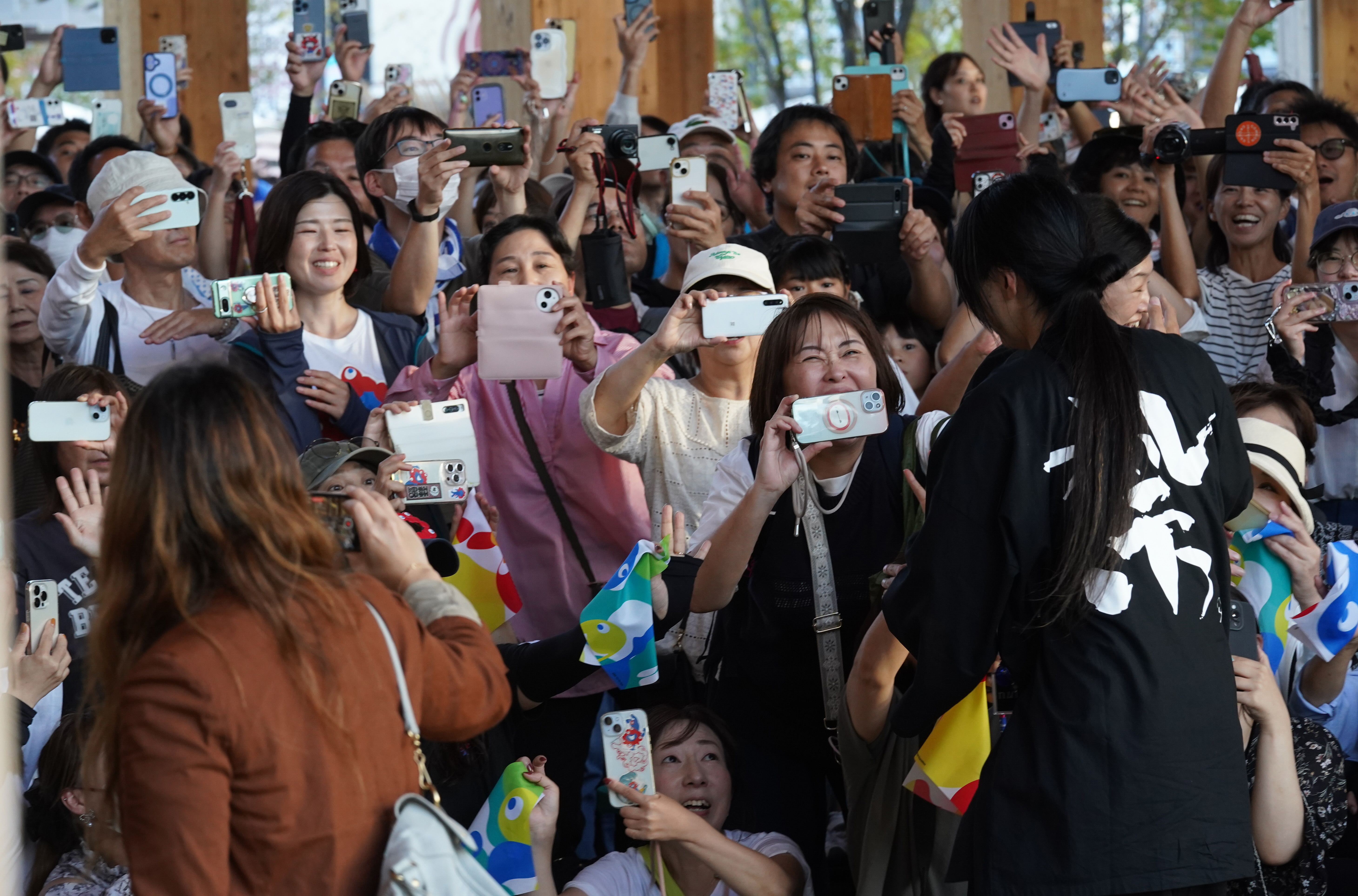 万博閉幕に彩り 「こんなに多くの国が」と涙する人も 参加国地域総出で