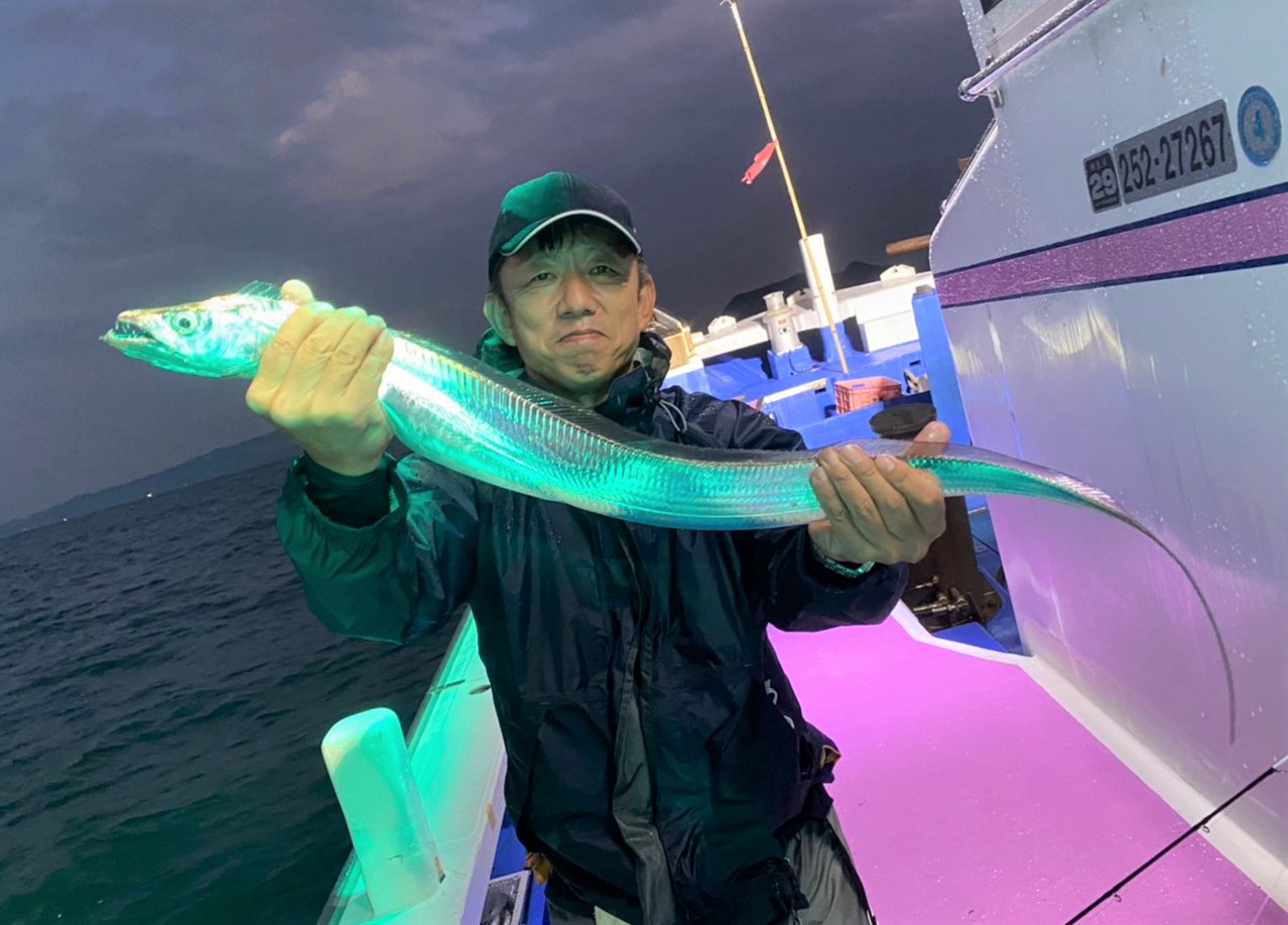 タチウオ絶好調 ドラゴンへの道１００センチｇｅｔ 関西フィッシング サンスポ