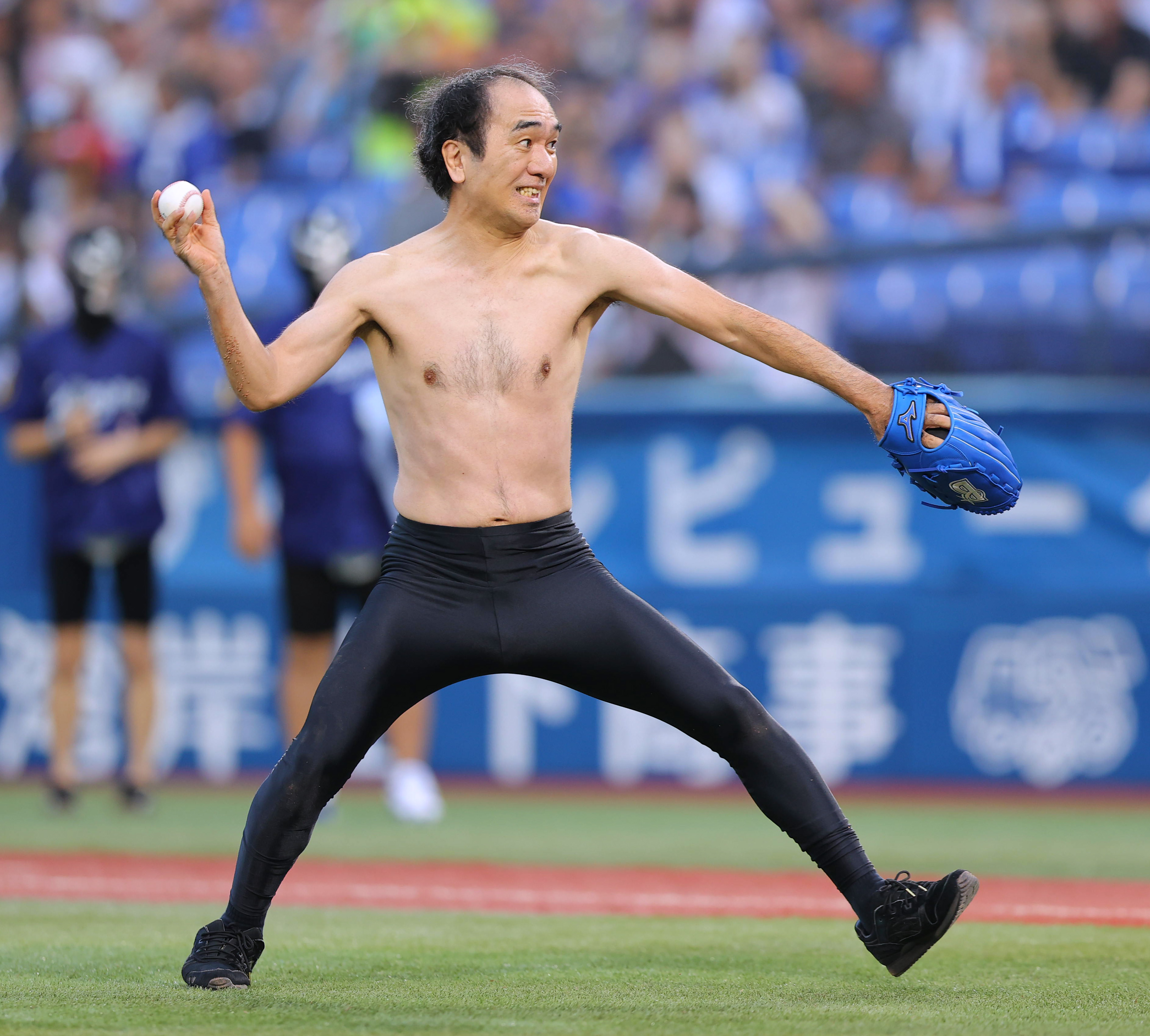 エガちゃんがハマスタであわや放送事故の大暴れ「フルチンになり