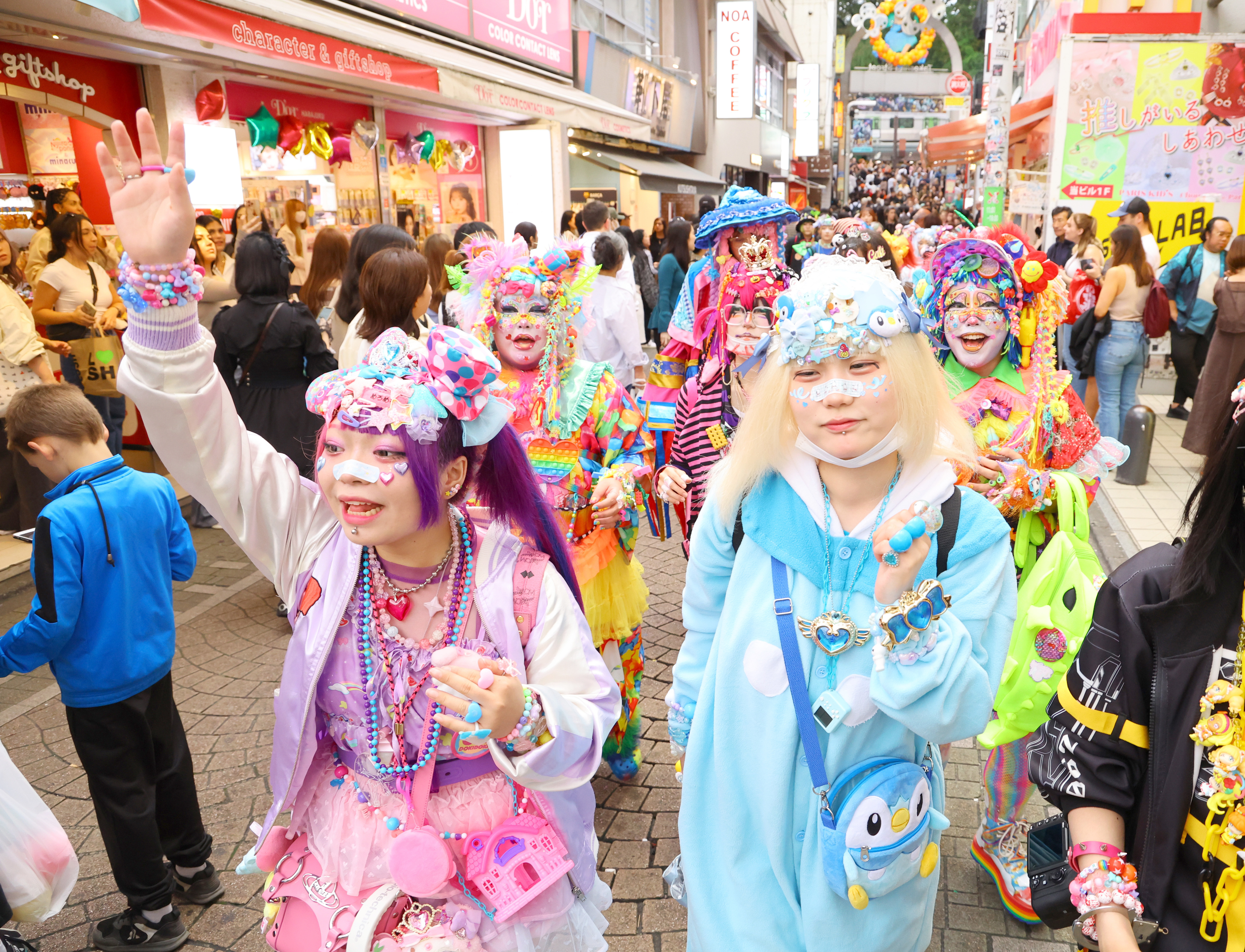 これが私の「カワイイ」の正解 令和の原宿系ファッション「ネオデコラ