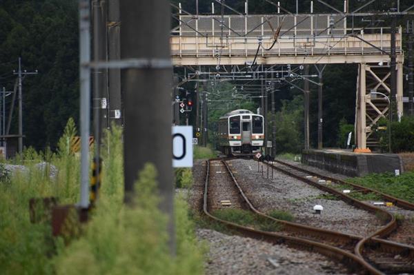 法廷から】踏み外した人生のレール 線路に置き石の「鉄オタ」男の素顔 現場にスカートひらり （1/4ページ） - 産経ニュース