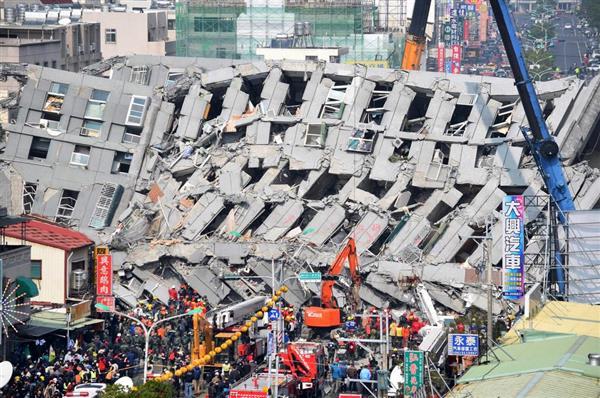 台湾南部地震 漂うガス臭 舞う砂ぼこり 倒壊の住宅 欠陥建築 の指摘も 1 2ページ 産経ニュース