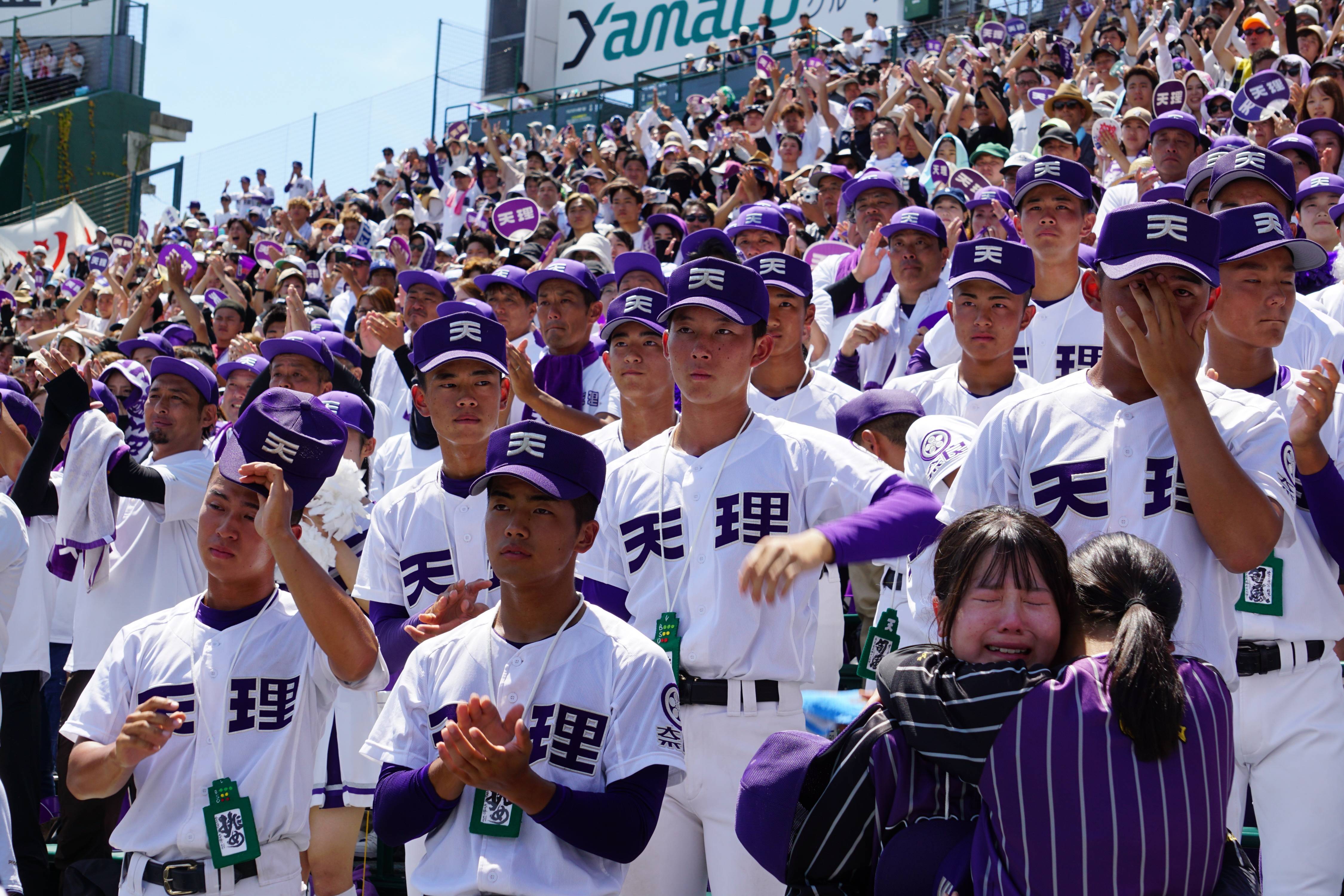 天理36年ぶり決勝ならず 「よくやった」 アルプスから拍手 夏の甲子園