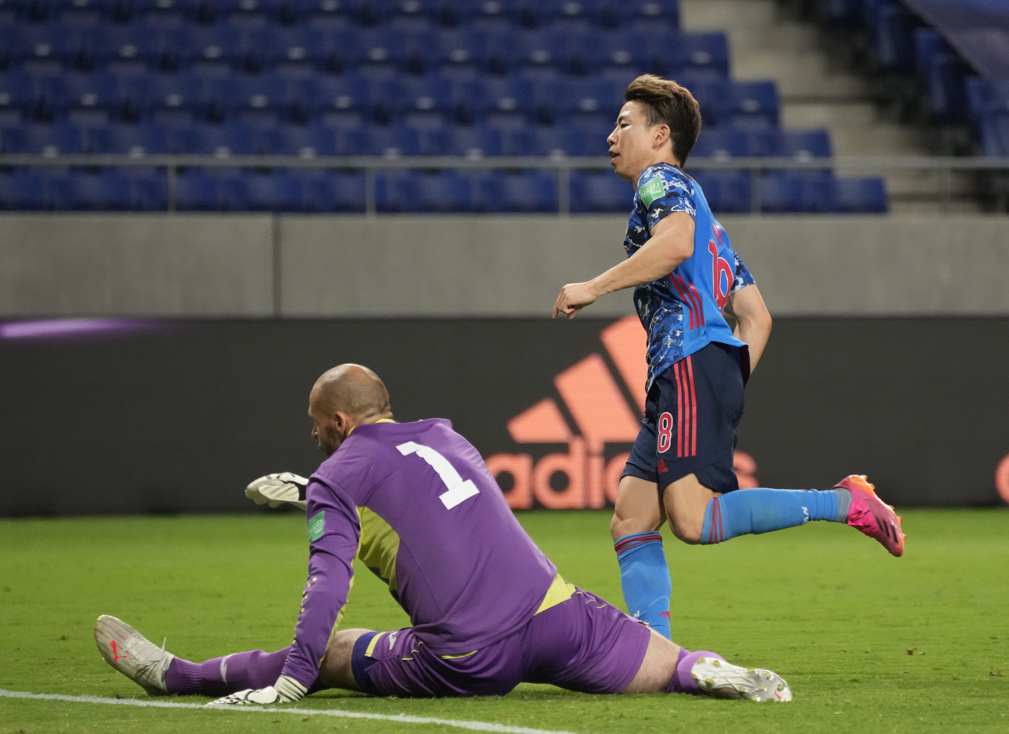 フォト特集 日本 キルギスに快勝 オナイウ 前半でハット達成 産経ニュース