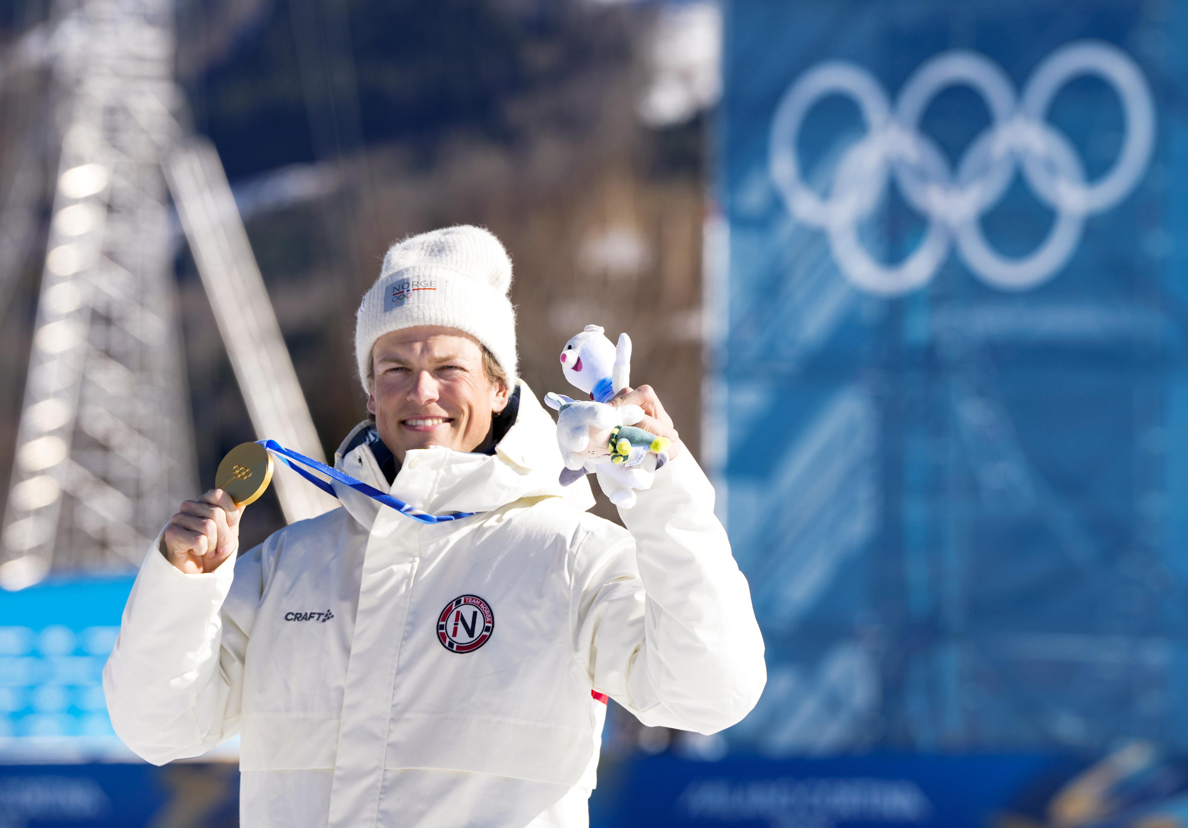 スキー距離男子リレーでノルウェーが優勝 クレボは冬季史上最多の通算9 