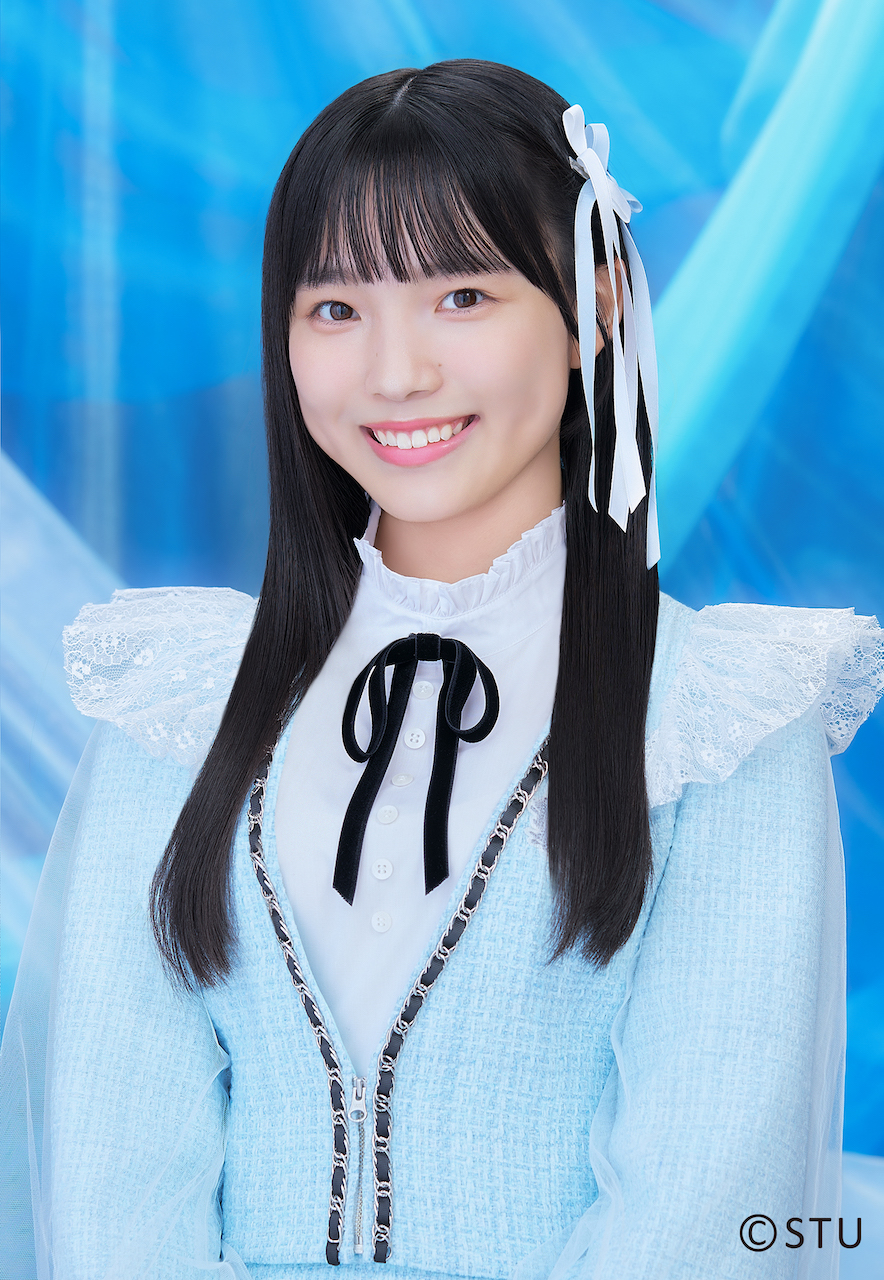 STU48・岡村梨央15歳、ありのままを詰め込んだファースト写真集