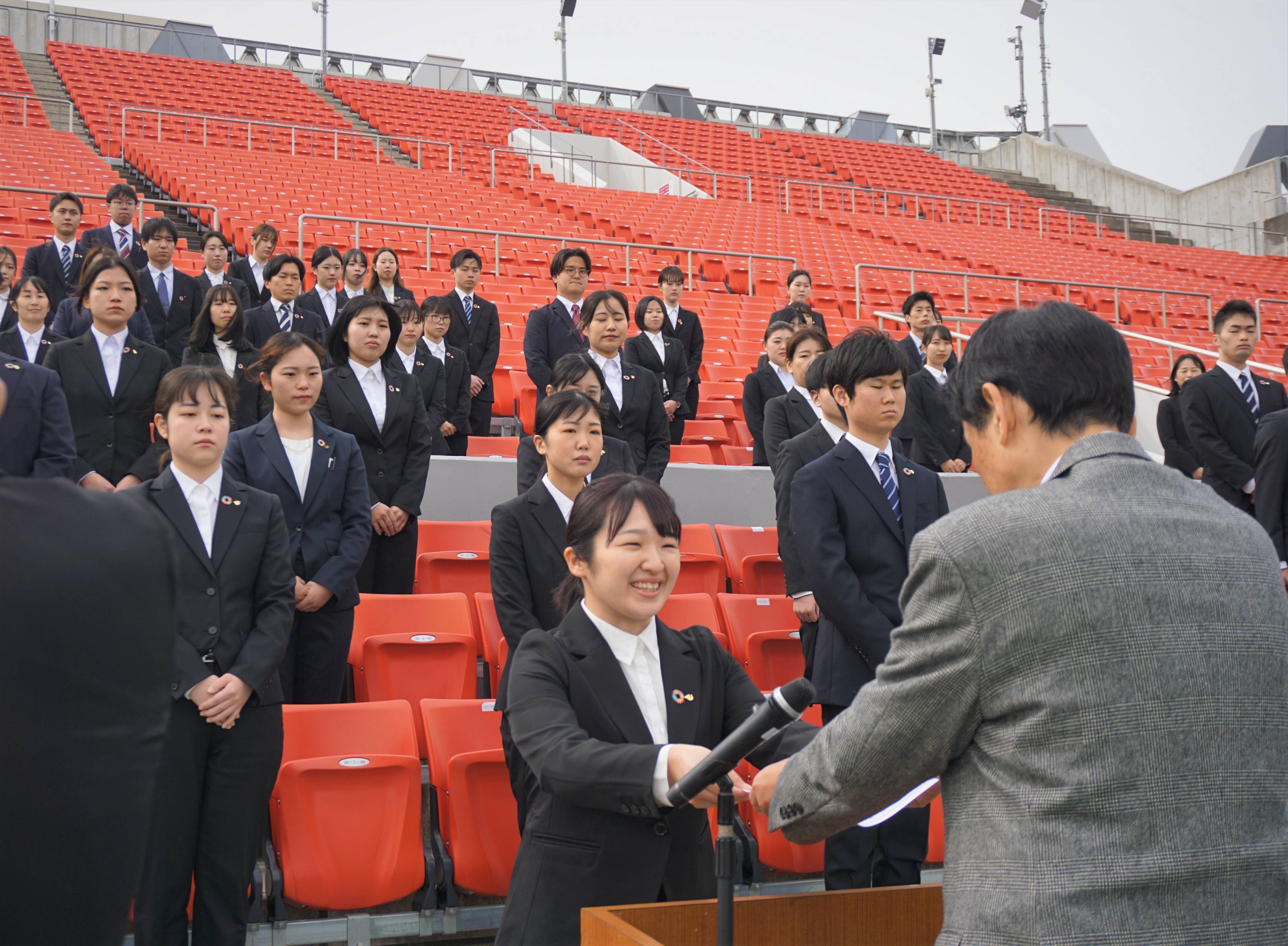 ピスト VIVBLOnjs多数大阪府高槻市直接引き取りは歓迎‼️ 聖地〟花園ラグビー場で辞令交付式 東大阪市、新規職員90人「スポーツ