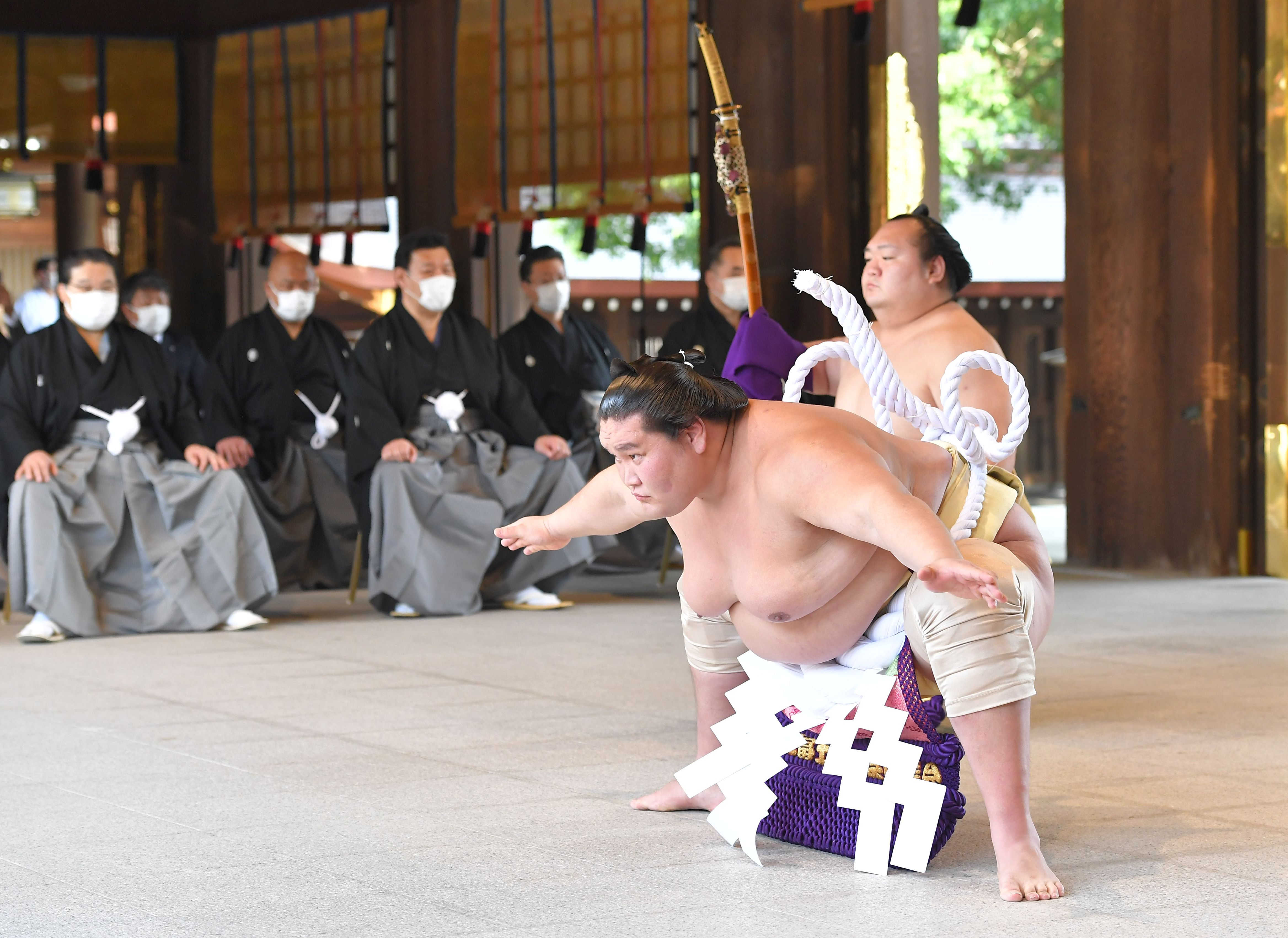 フォト特集】「ちゃんとできたかな」新横綱照ノ富士が土俵入り 不知火