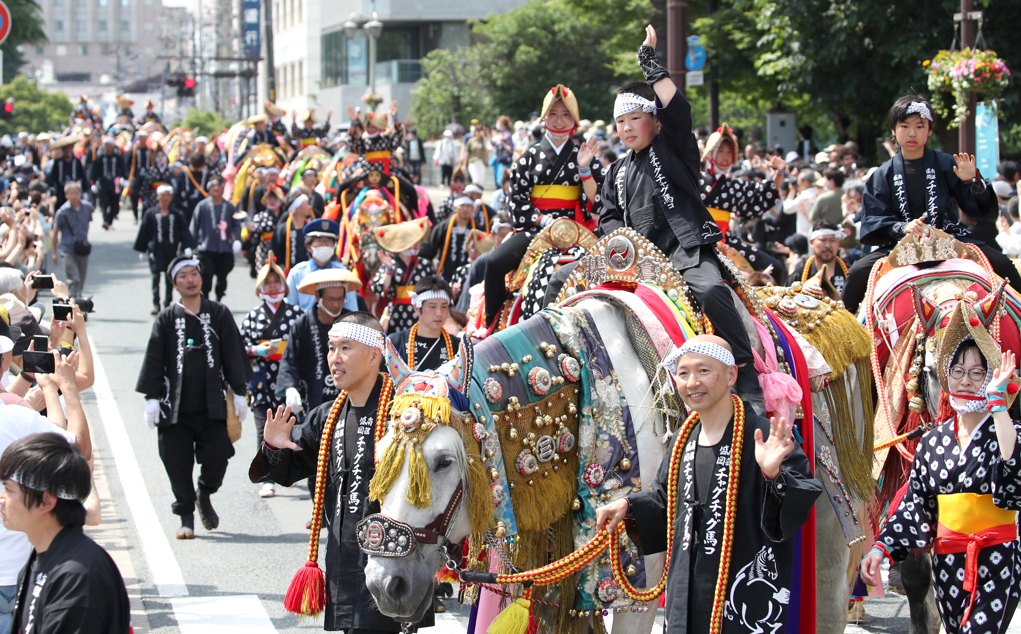 伝統の鈴の音、田園に街に 岩手でチャグチャグ馬コ - 産経ニュース