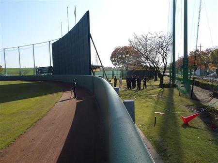 燕２軍本拠 戸田球場を１ ７億円改修 若手のモチベーションｕｐへ 1 3ページ サンスポ