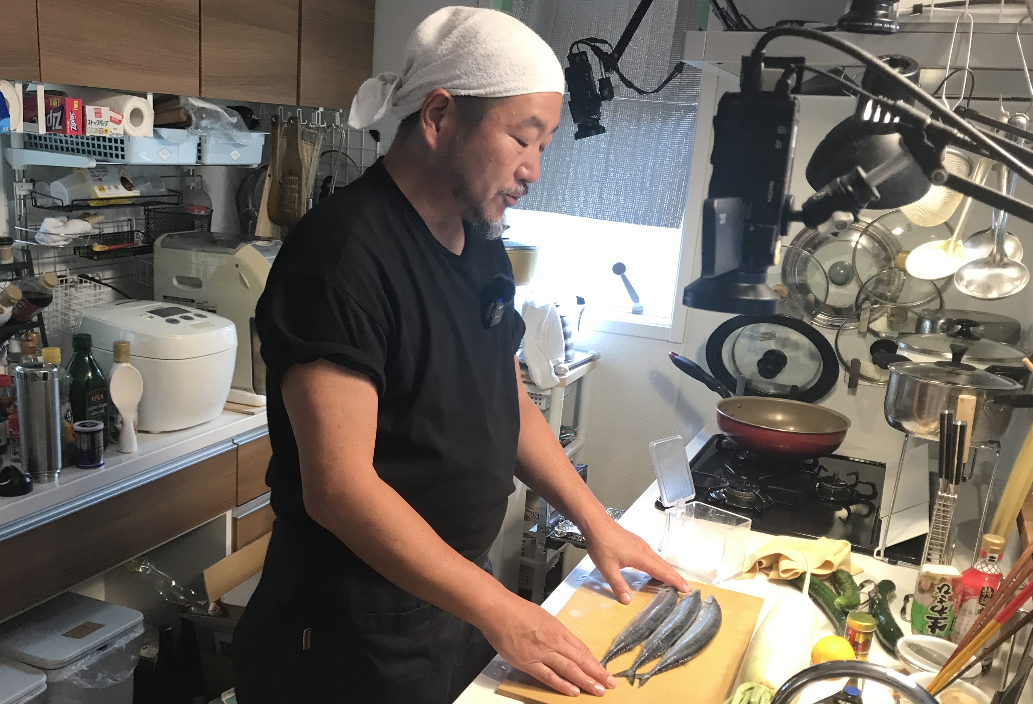 ウエカツ流サカナ道一直線 今年のサンマは刺し身がうまい 超簡単さばき方動画を配信中 産経ニュース