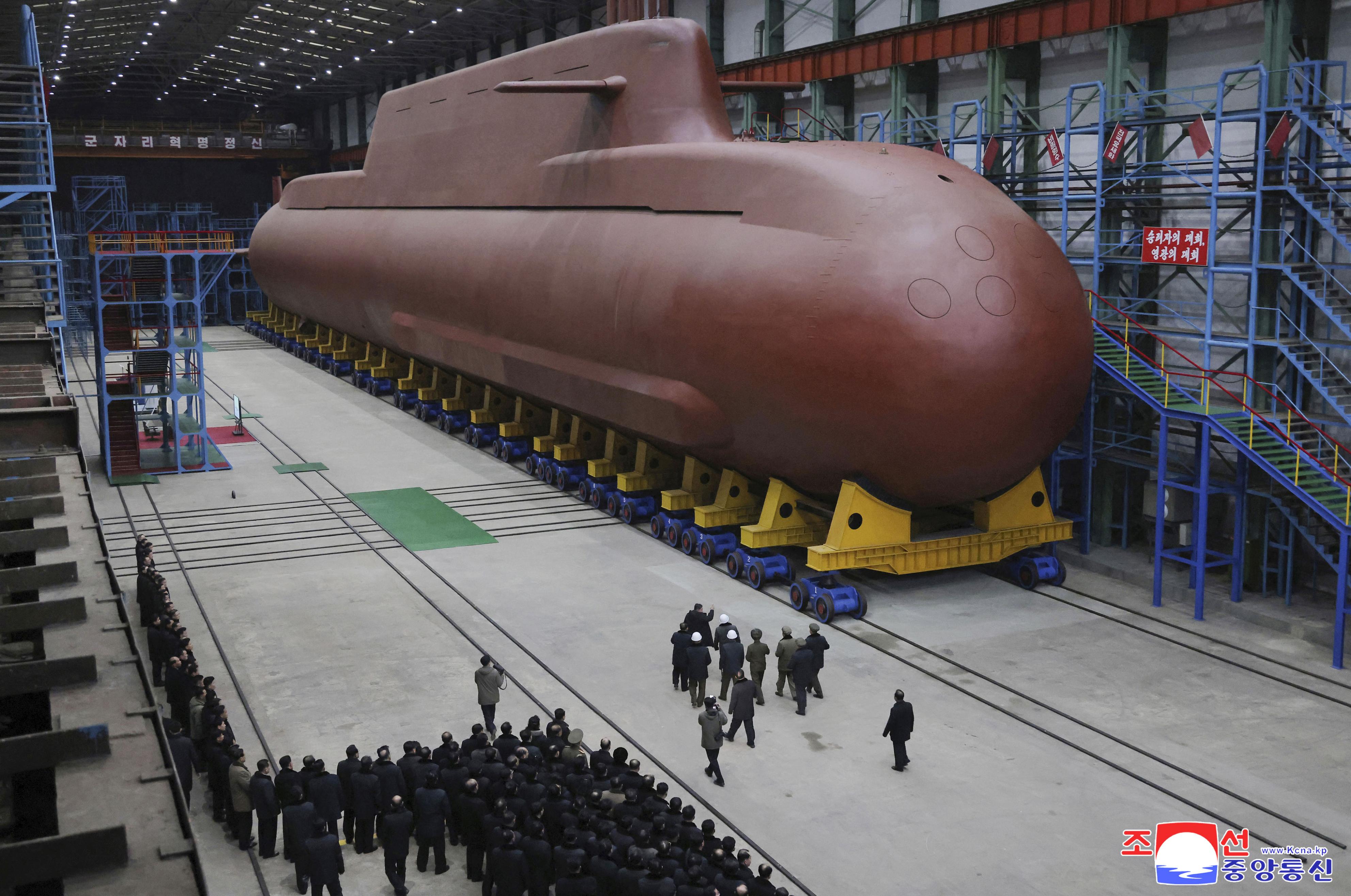 金正恩氏が8700トン級原潜建造を視察 米韓の開発計画に反発「水中の