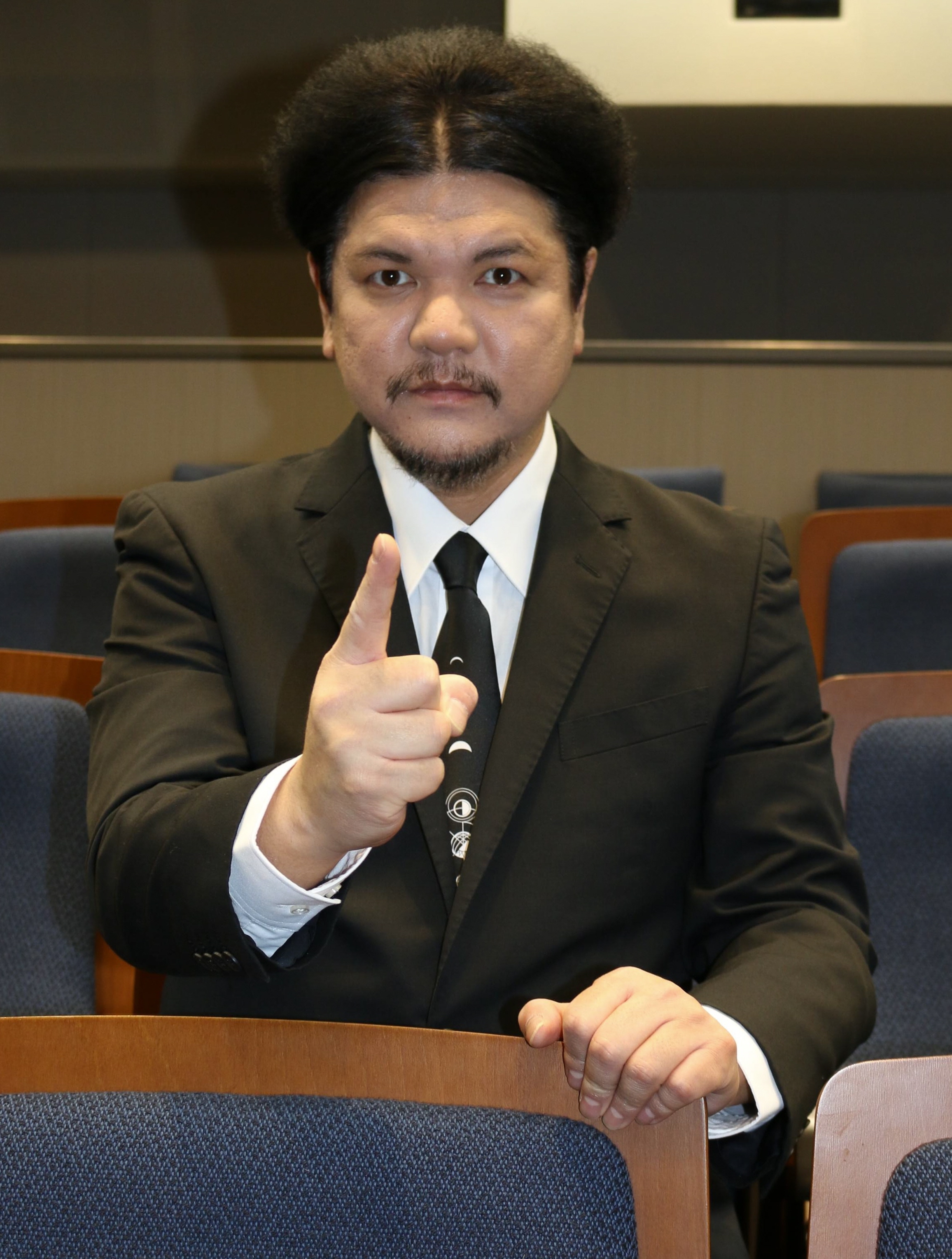 Mr．都市伝説」関暁夫が3年ぶり武道館トークライブ「どう情報取るかは