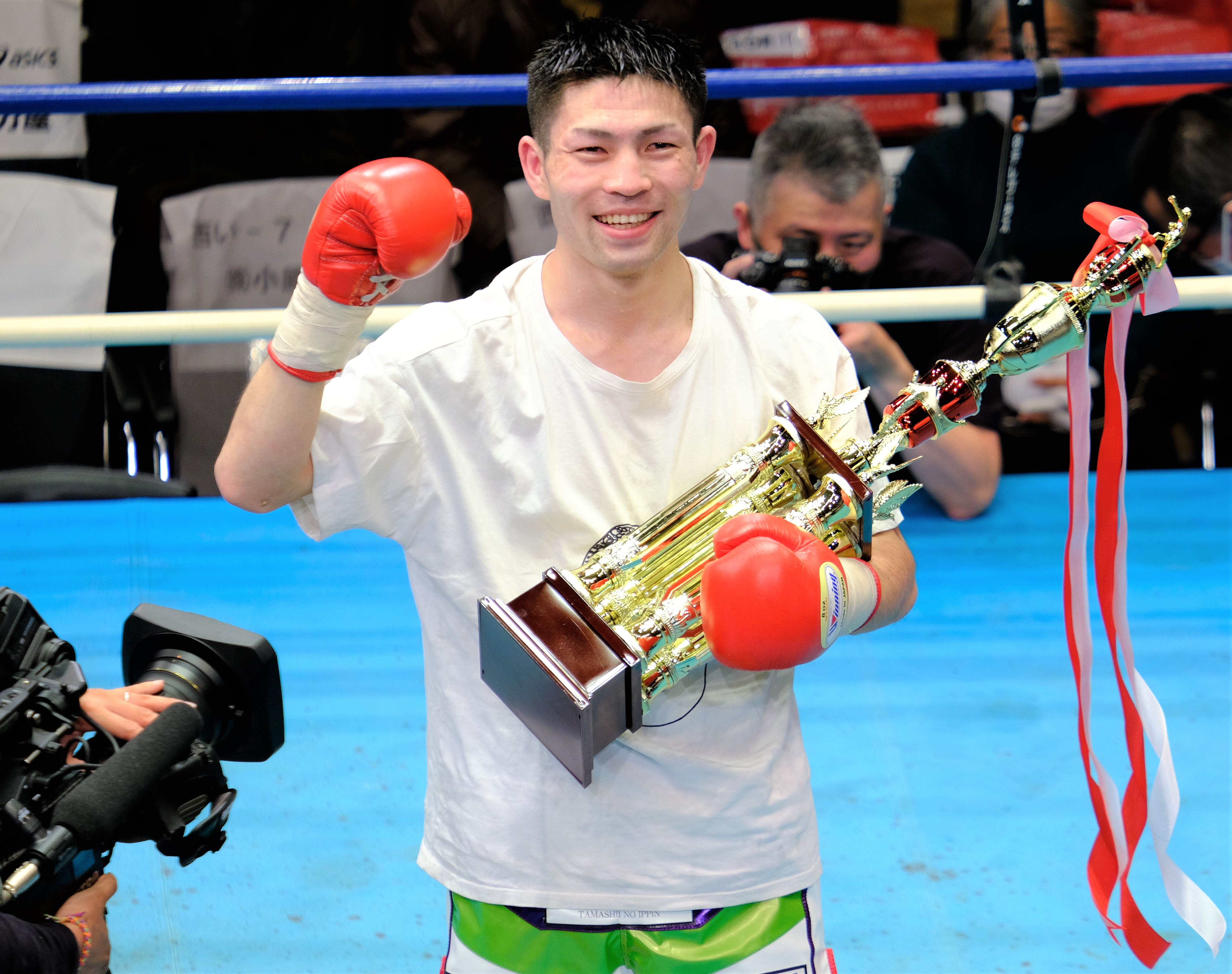 公式通販| WBC世界フライ級チャンピオン内藤大助直筆サイン入り