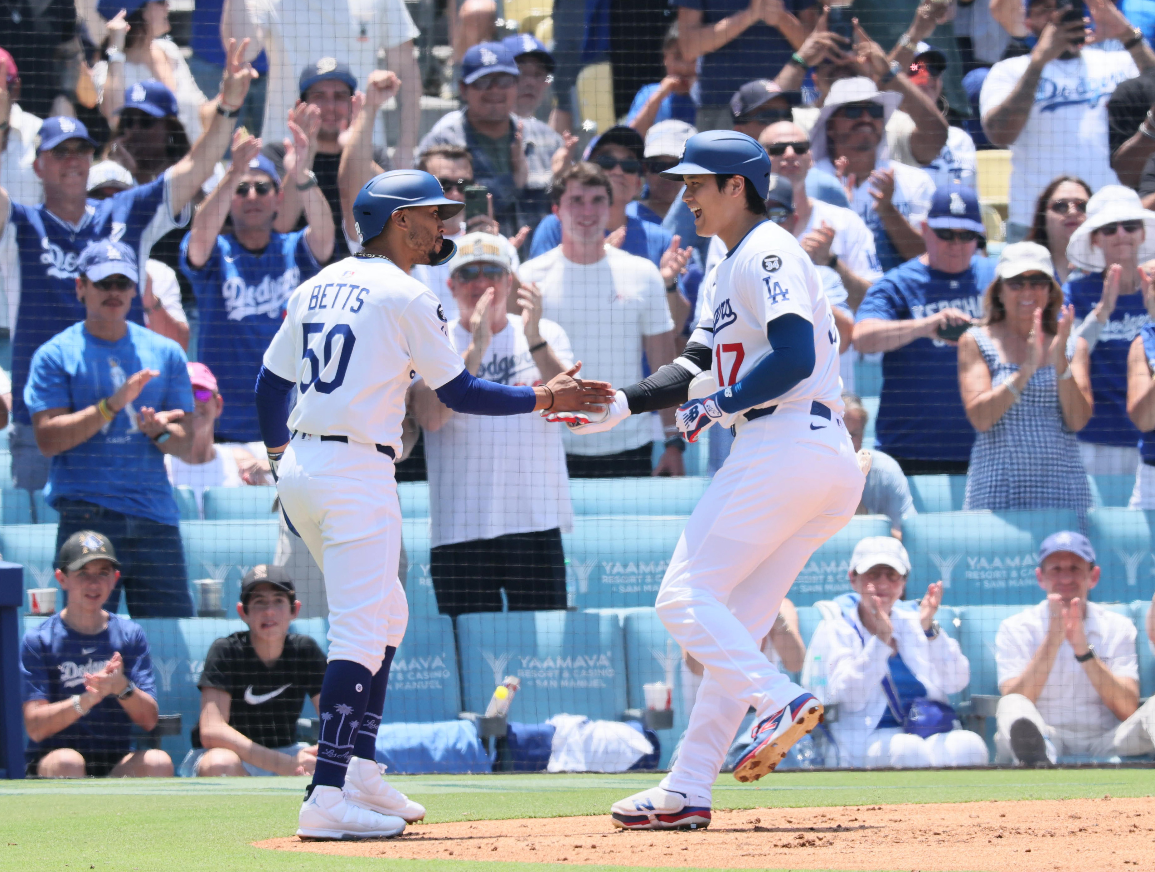 ロサンジェルスドジャースバッター大谷翔平リポビタンD北海道日本ハム時代 日本正規代理店商品 MLB ロサンゼルス・ドジャース DODGERS 公式