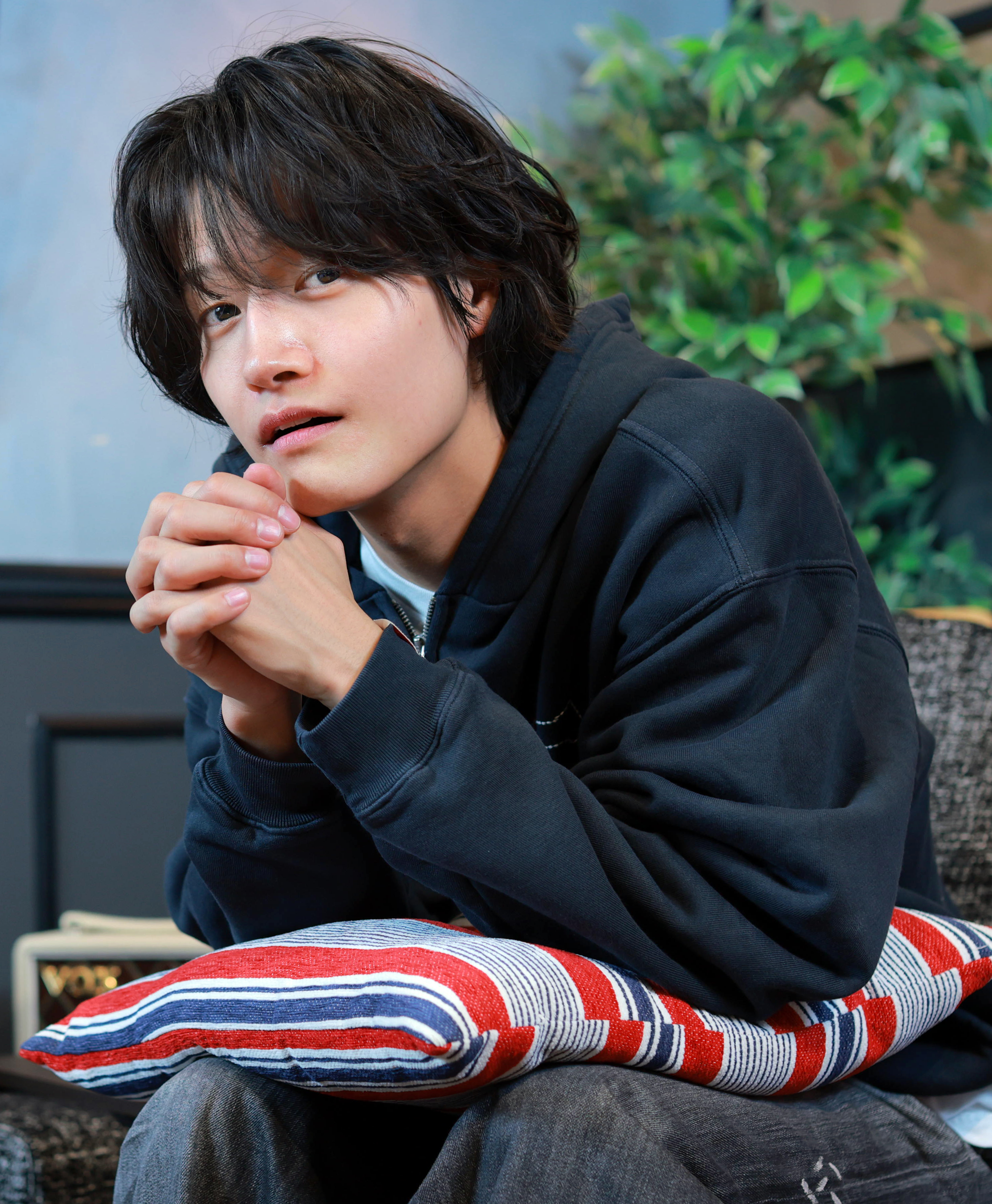 単独インタビュー】佐野晶哉、Aぇ! group の愛すべき末っ子 メンバー愛