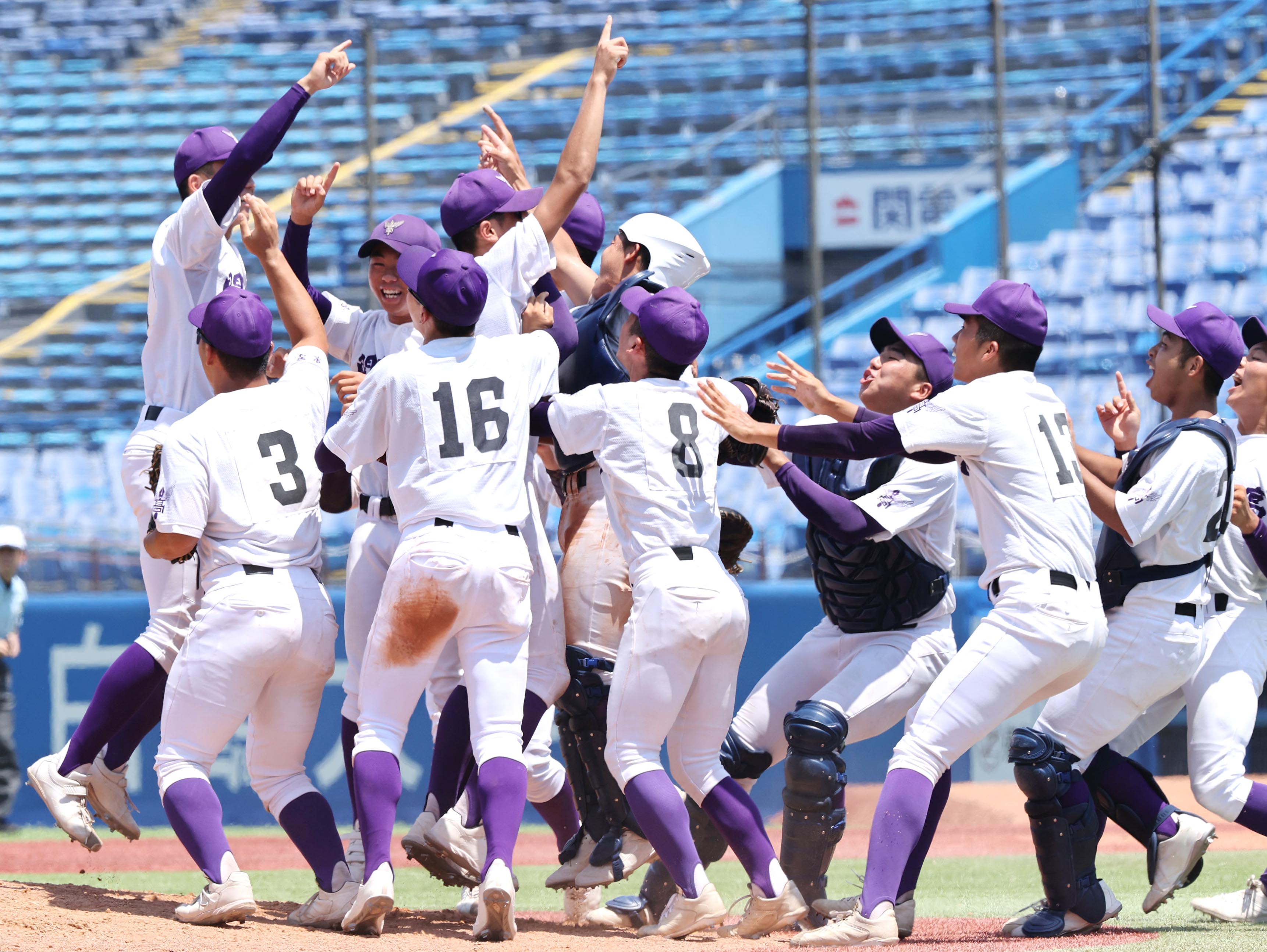 関東第一高校　準優勝　垂幕 昨夏甲子園準優勝の関東第一は高校日本代表候補の二刀流が投打の