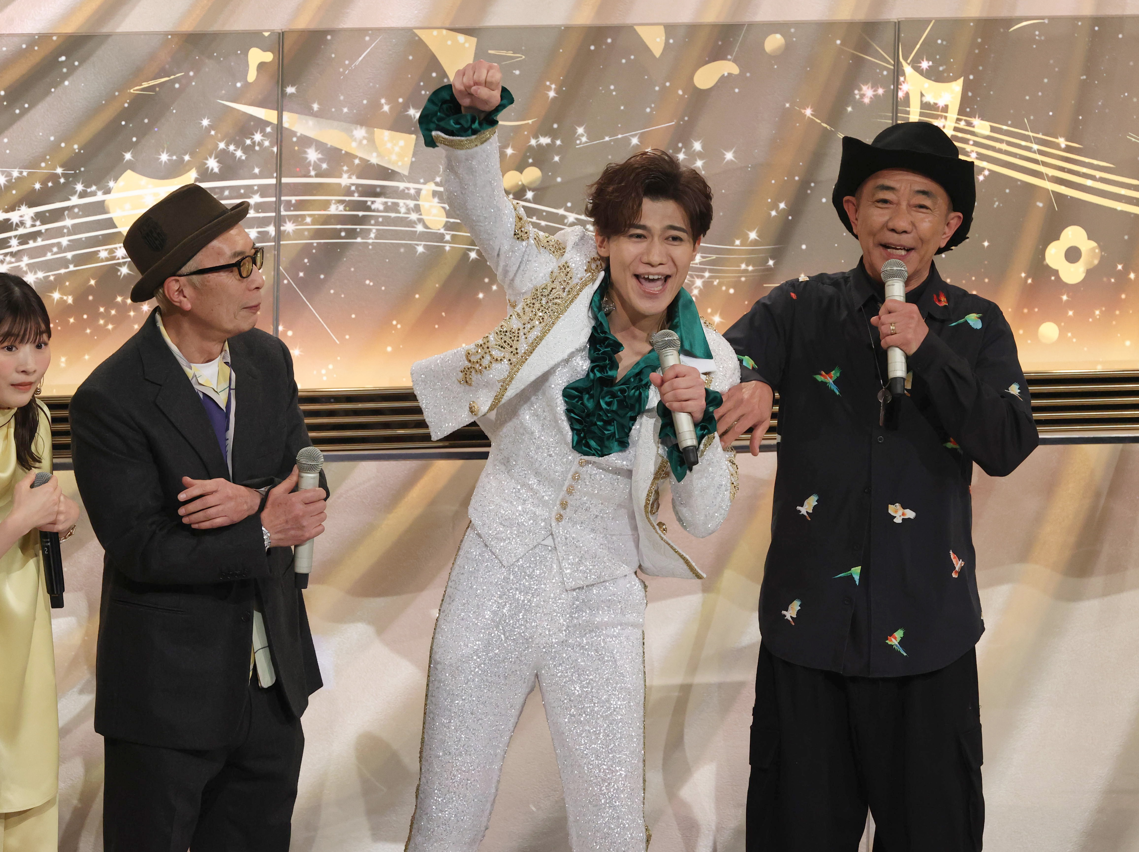 紅白速報②新浜レオンさん、おなじみ膝スライディングはステージ