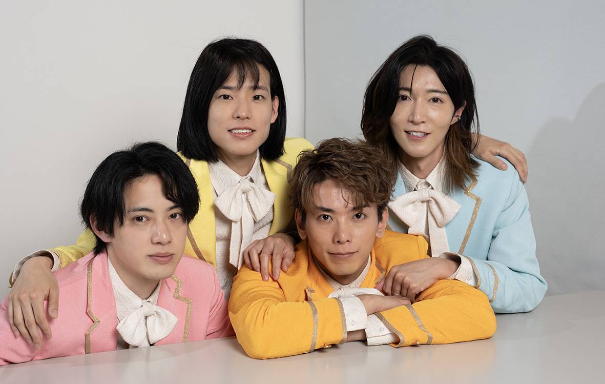 SNS再生10億回超 純烈の弟分「モナキ」が話題の証明写真ガチャに登場