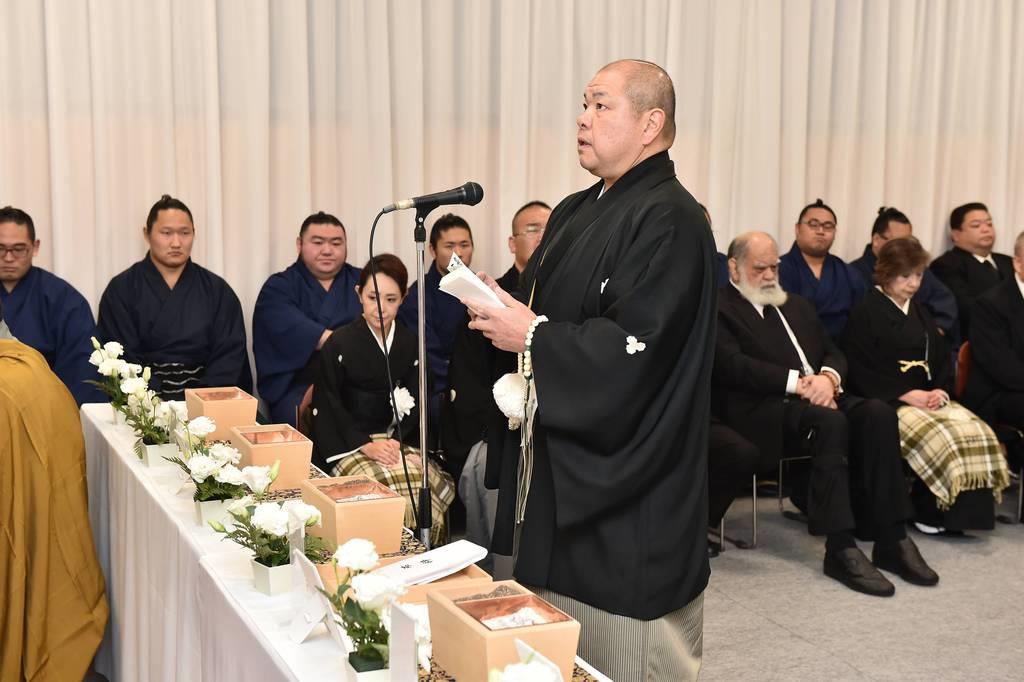 元潮丸の東関親方告別式 八角理事長「運命の残酷さ痛感」 - 産経ニュース