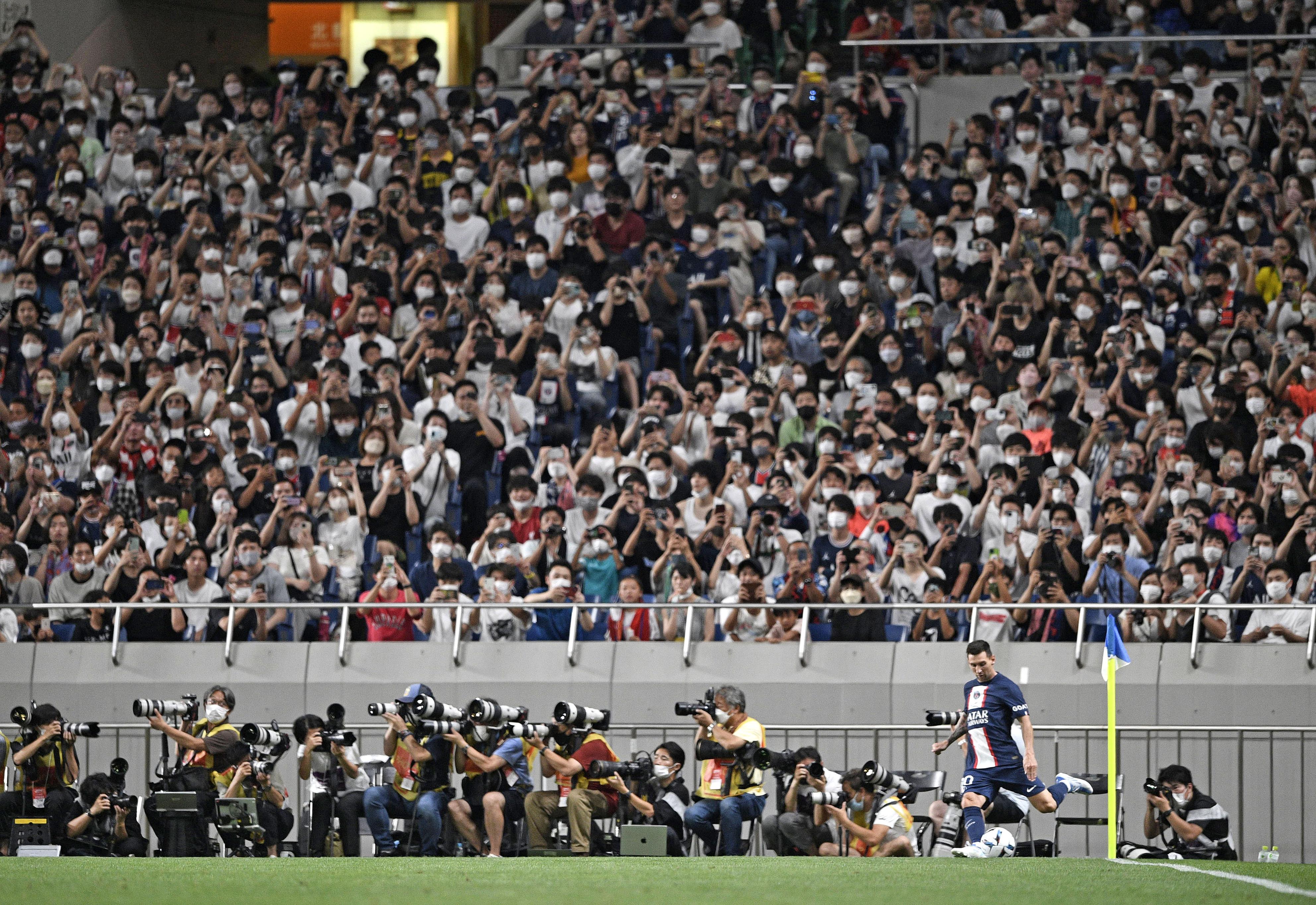 サッカー通信 大盛況のｐｓｇツアーと閑古鳥の日本代表戦 浮かび上がった日本サッカー界の収穫と課題 1 2ページ 産経ニュース