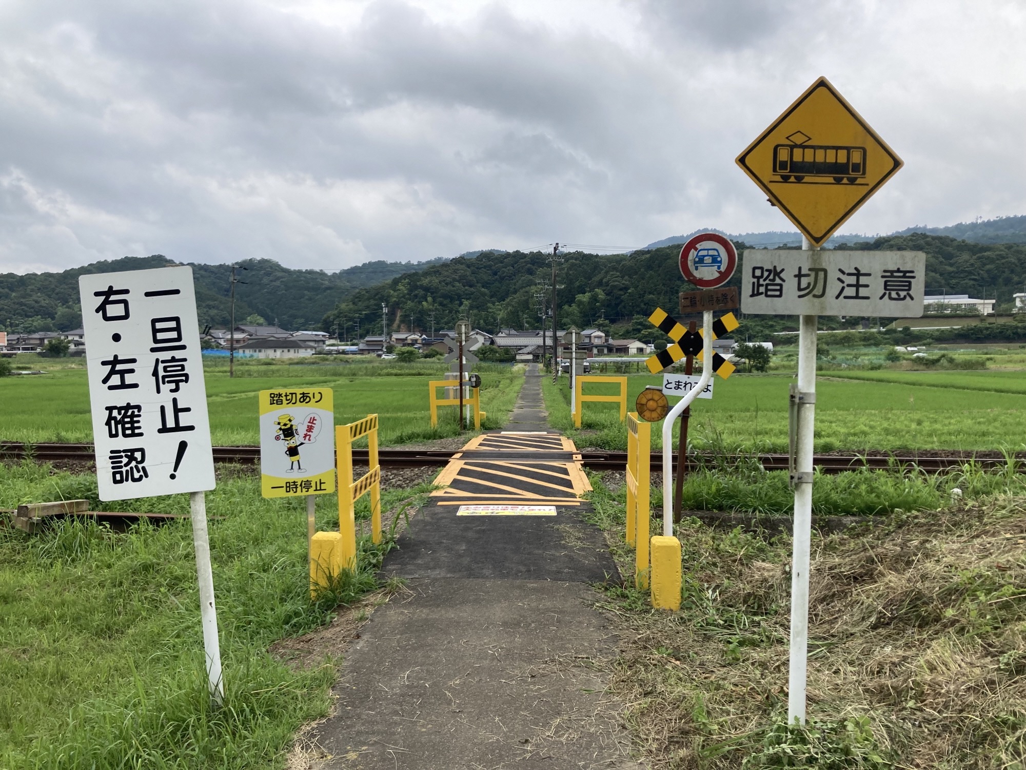 丹鉄、死亡事故発生の踏切を廃止へ 遮断機・警報機なし - 産経ニュース