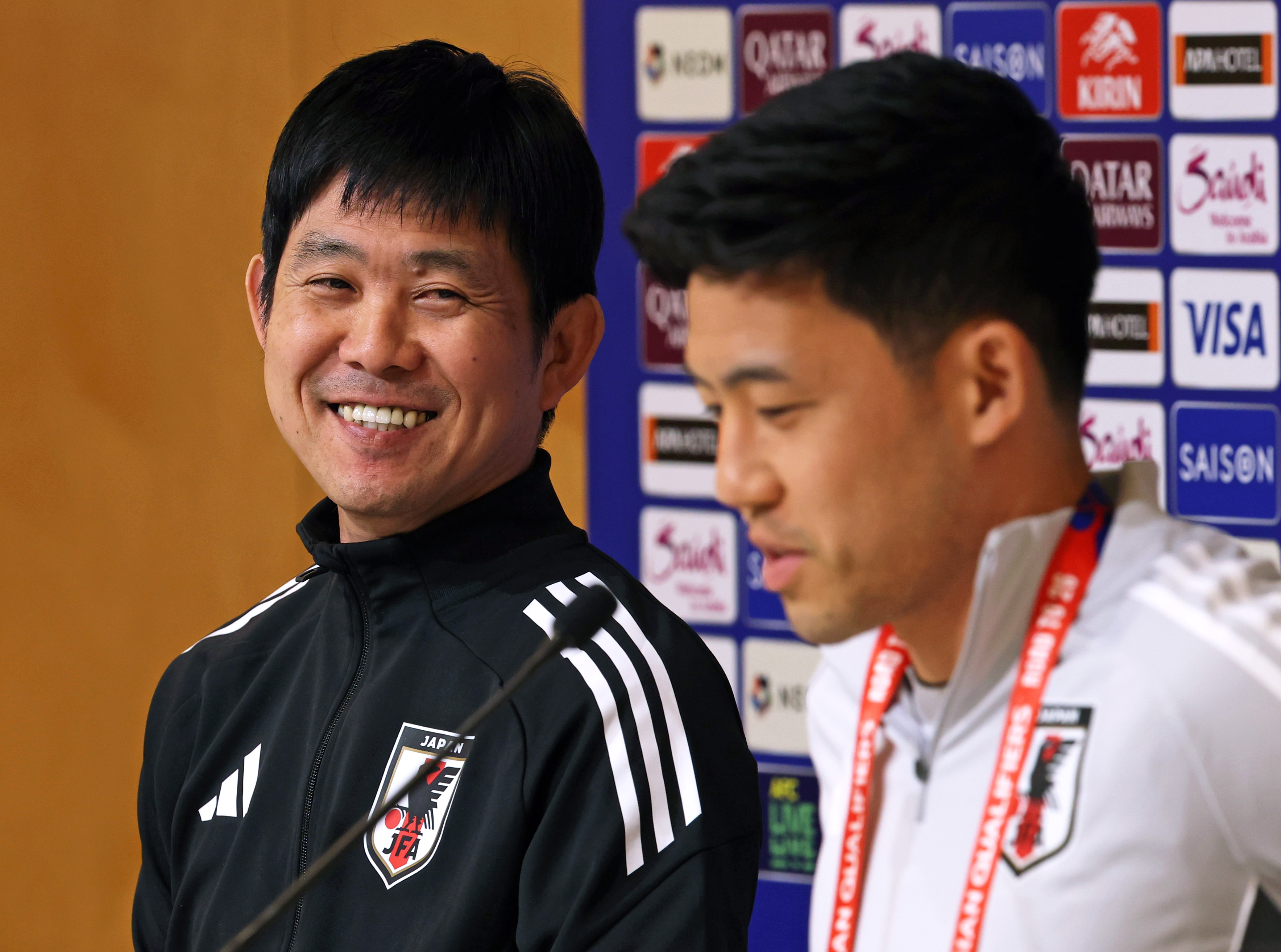 #森保監督の選手時代のサンフレ1994テレカ&2012優勝 EUBmm7NUMAEZQgV.jpg:large
