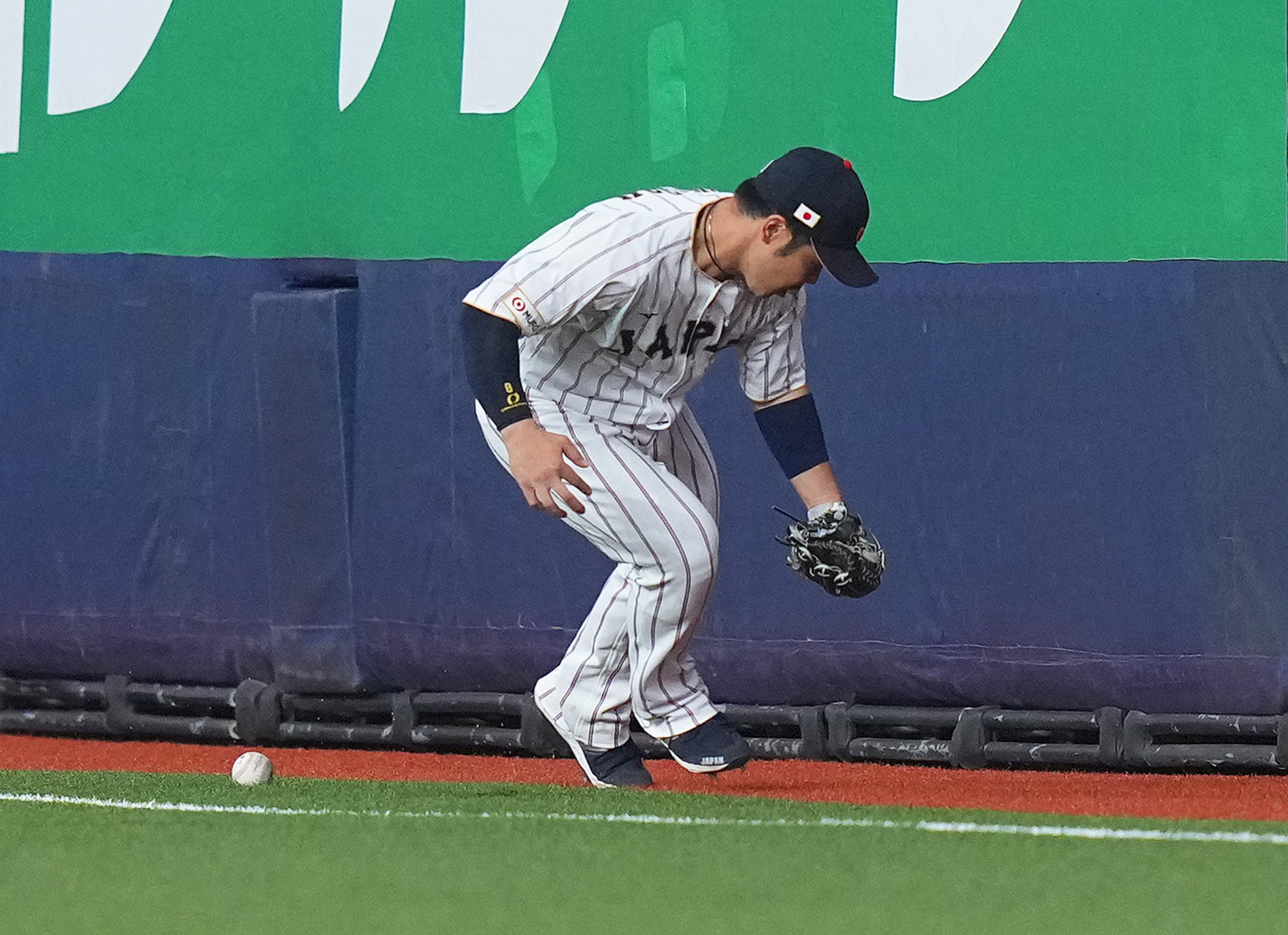 侍ジャパン・近藤健介が右翼で失策…攻守で精彩欠く - サンスポ