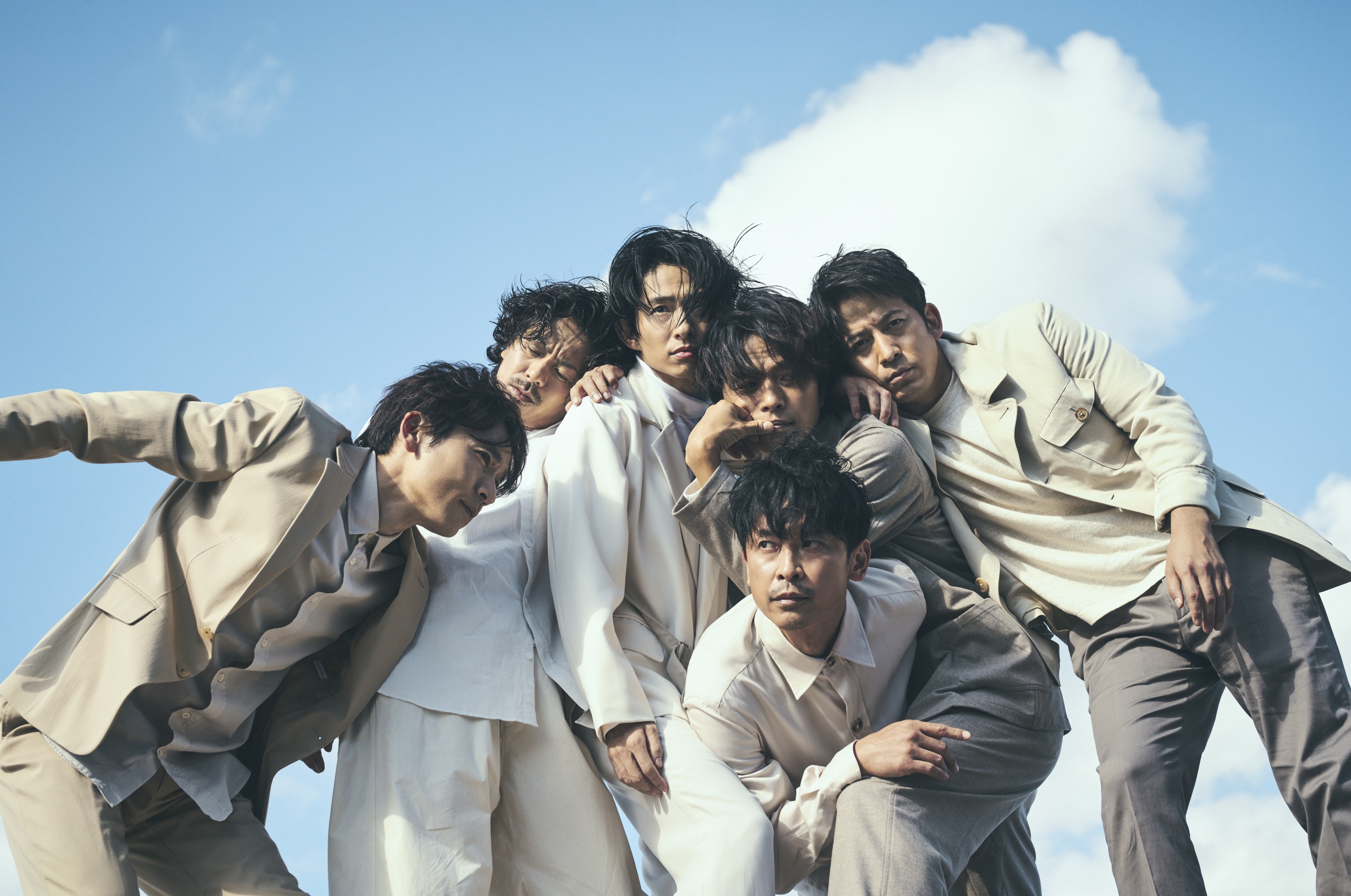 Ｖ６「ａｎａｎ」表紙に登場！岡田准一がカメラマン、創刊５１年で初の〝本人撮影〟 - サンスポ