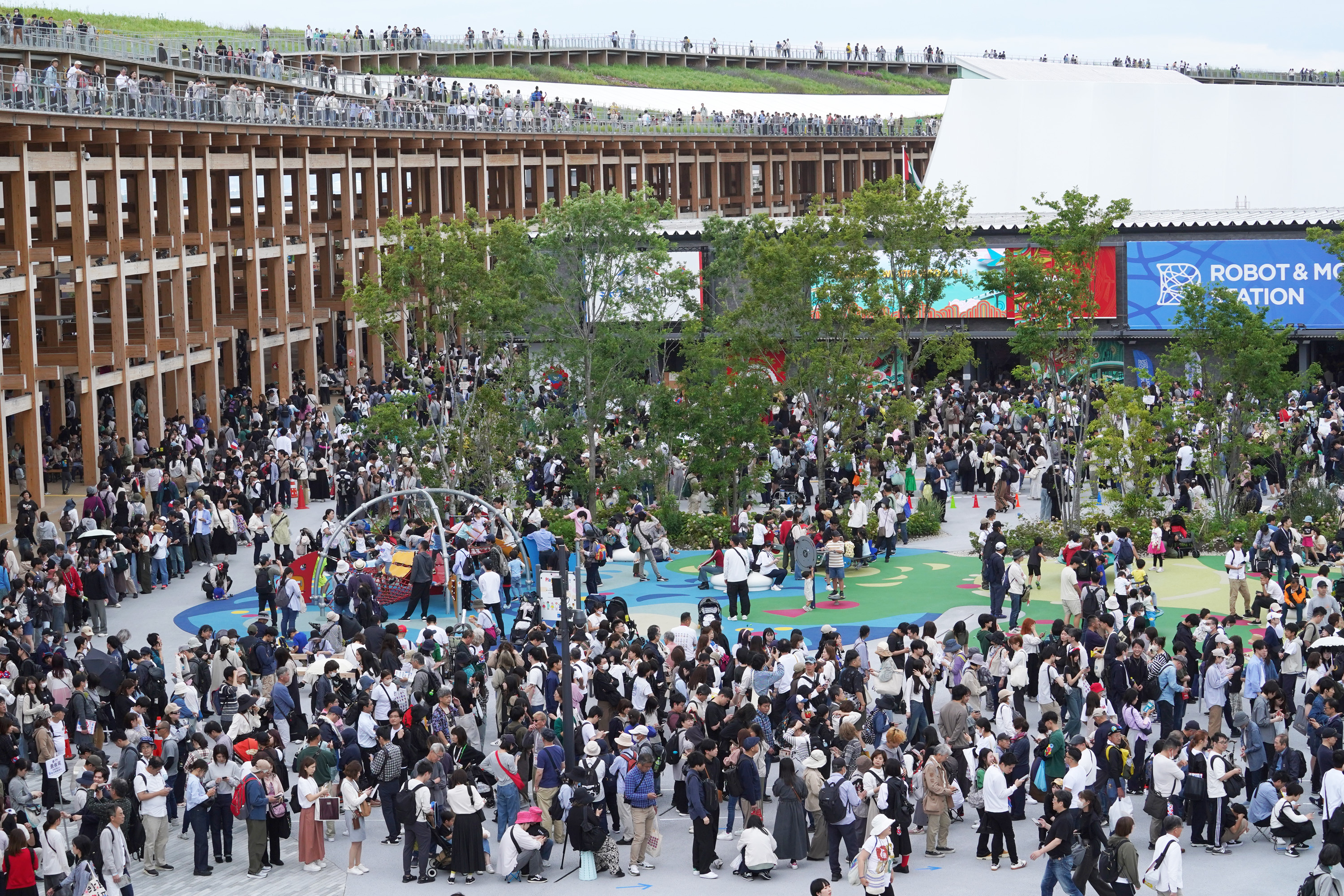 万博、開幕後初の15万人超来場か 入場券の黒字化視野に 31日、ライブ