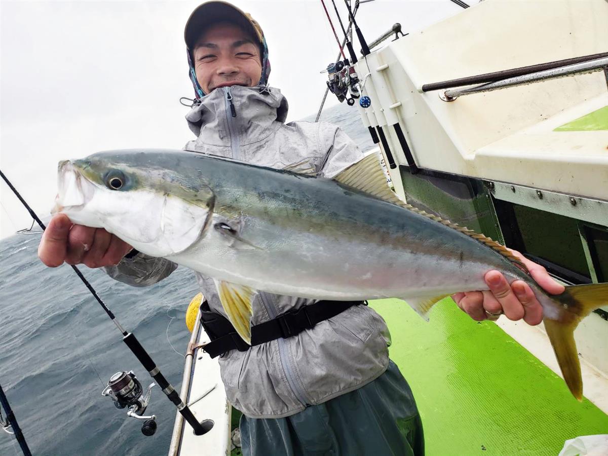 バスプロ山木一人のゴーゴールアー イナダ カンパチ来た ３連発も 東京湾で手軽に青物と勝負 1 4ページ サンスポ