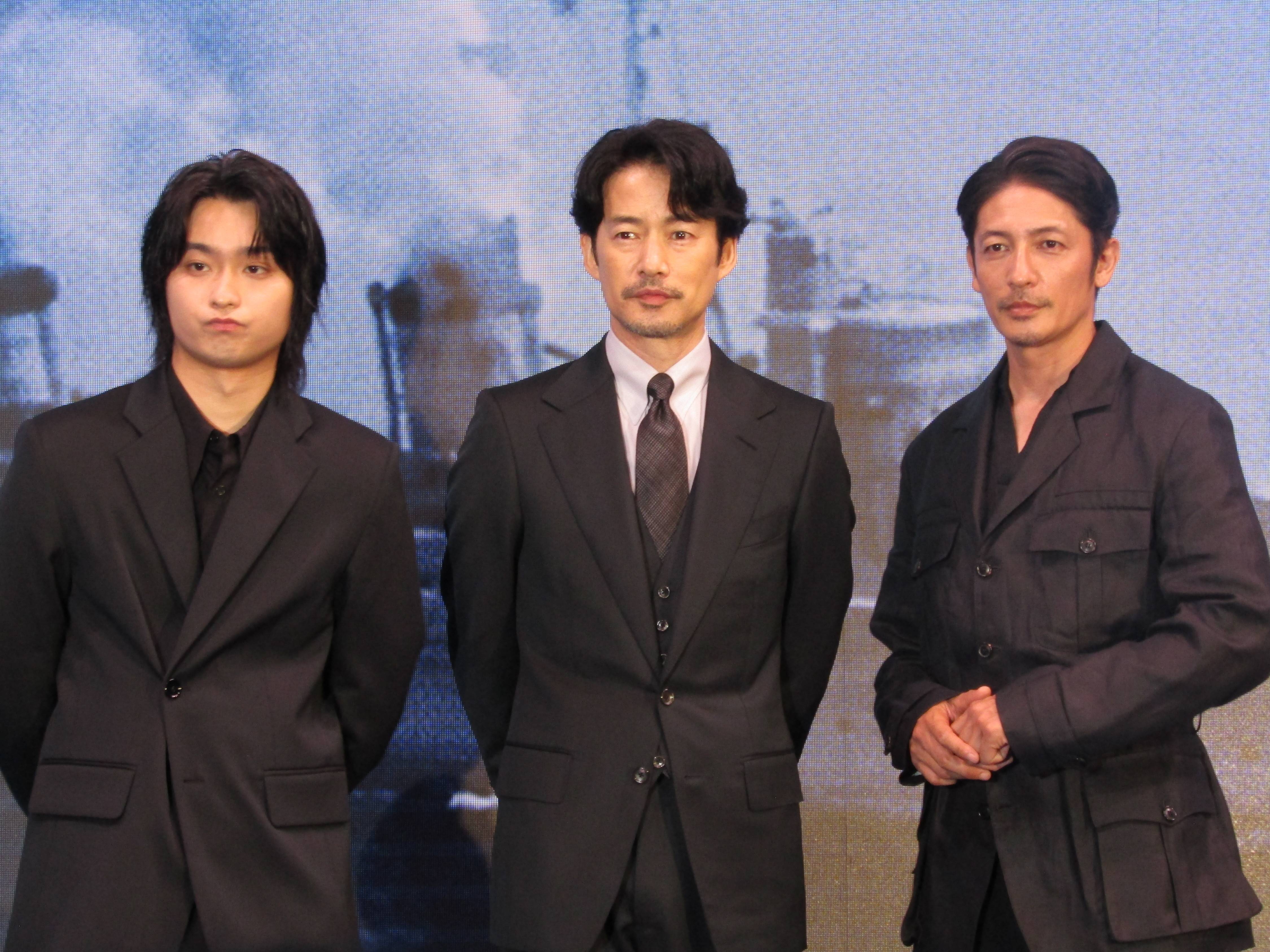 竹野内豊が主演映画「雪風－」の完成披露会見に出席 初共演の玉木宏に