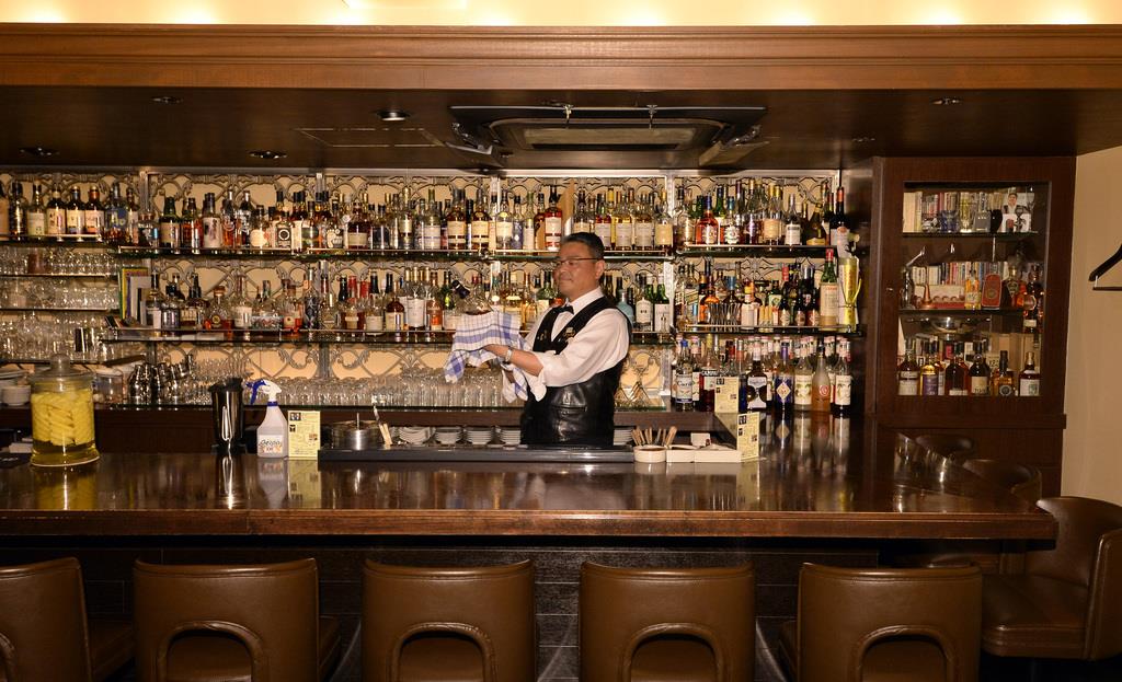 大阪 北新地も営業再開へ バー店主 全力尽くす 1 2ページ 産経ニュース