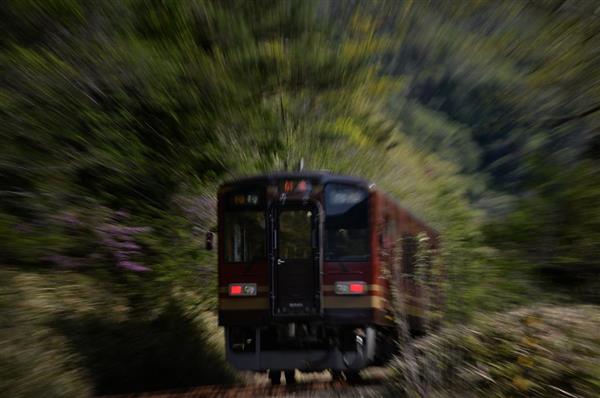 平成の記憶 信楽高原鉄道事故 ハの字にせり上がった先頭車両 死者４２人 新録に包まれた鎮魂と誓い 1 2ページ 産経ニュース