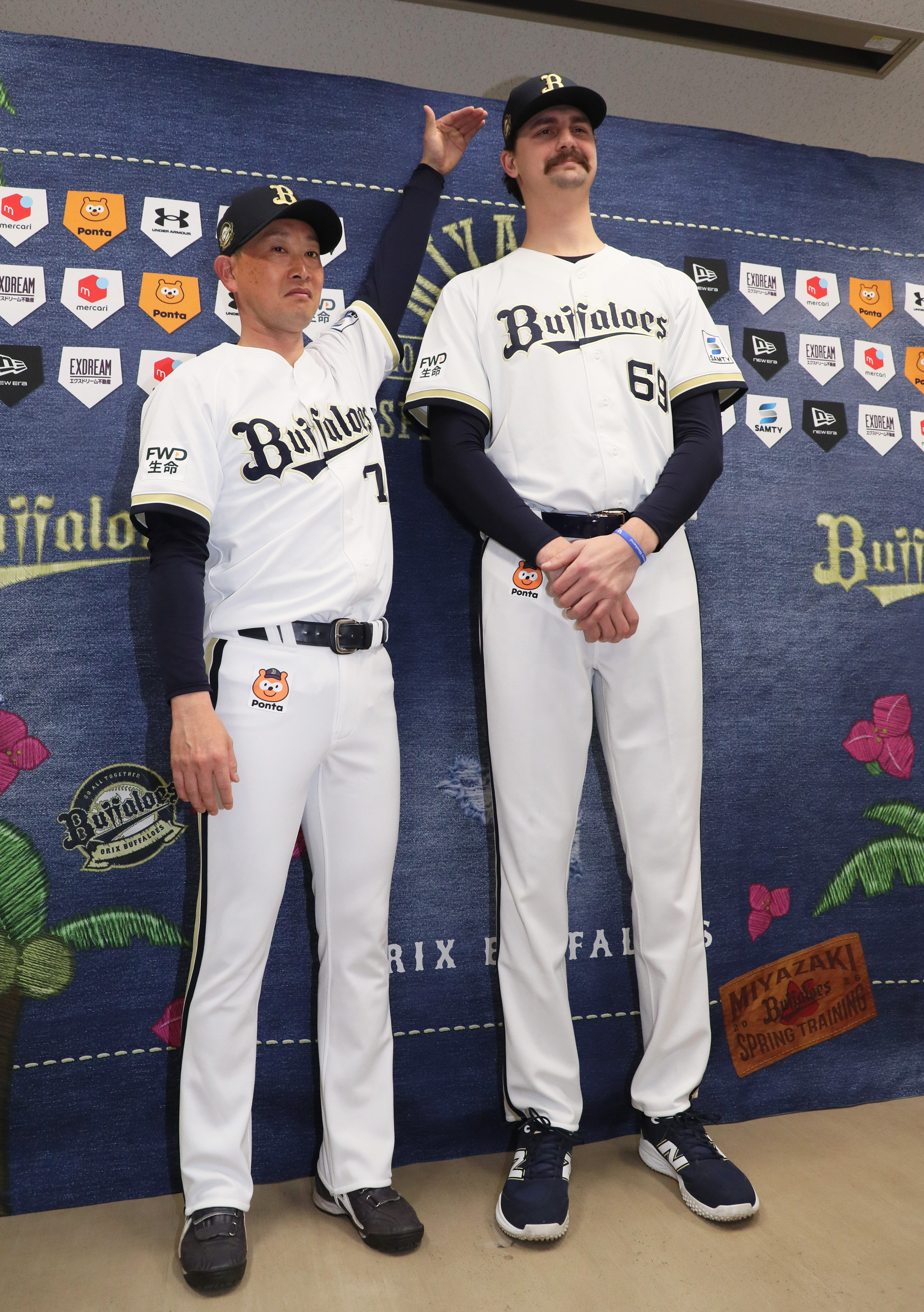 オリックス新助っ人ジェリー、213センチから投じたライブBPで太田椋が