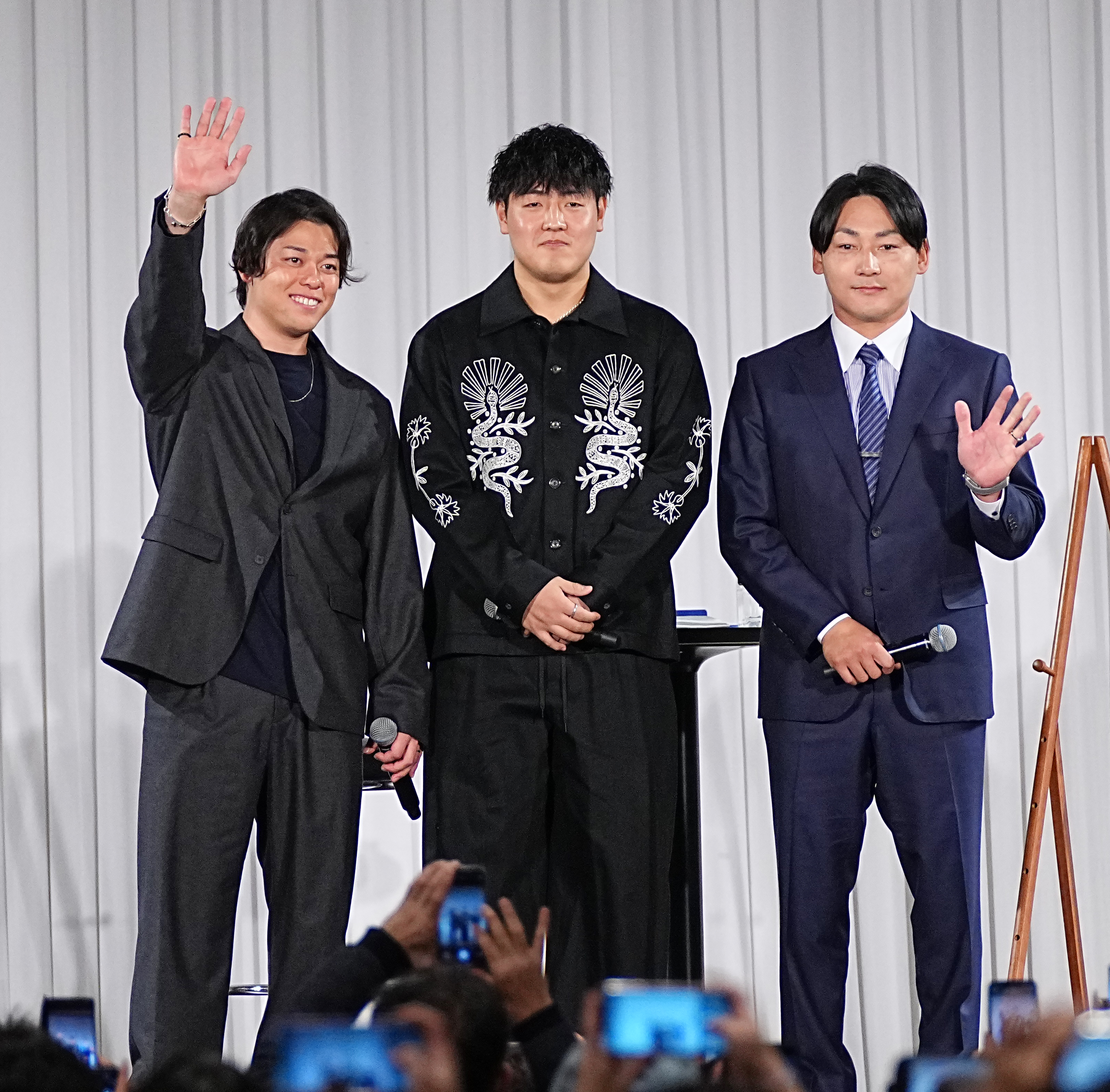 岡本和真　トレーディングカード　高梨雄平誕生祭 岡本和真 トレーディングカード 高梨雄平誕生祭 巨人】13日に33歳の