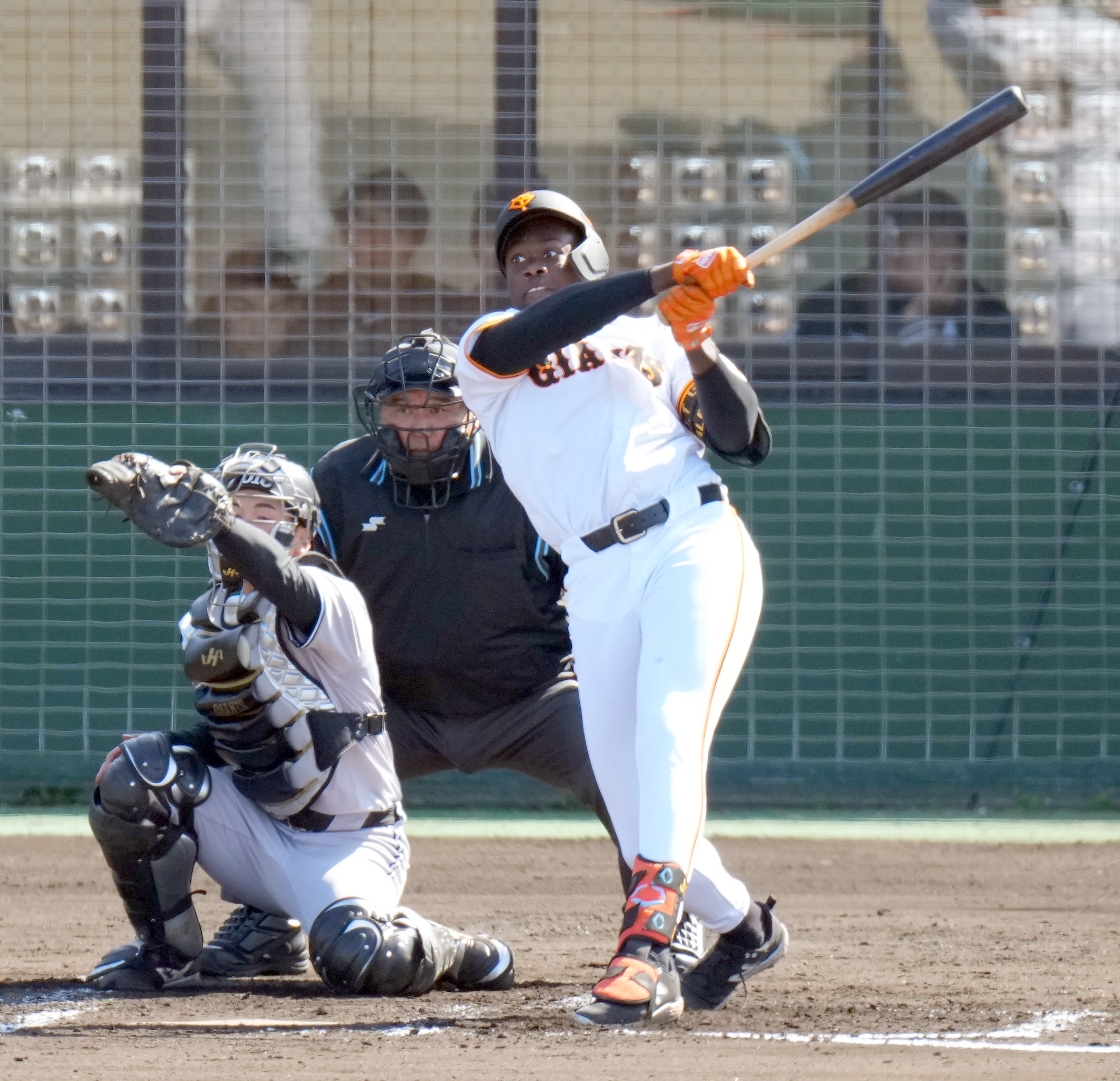 巨人のあたま 巨人育成・ティマ、本塁打でみそラーメンゲット！！「別で餃子を注文