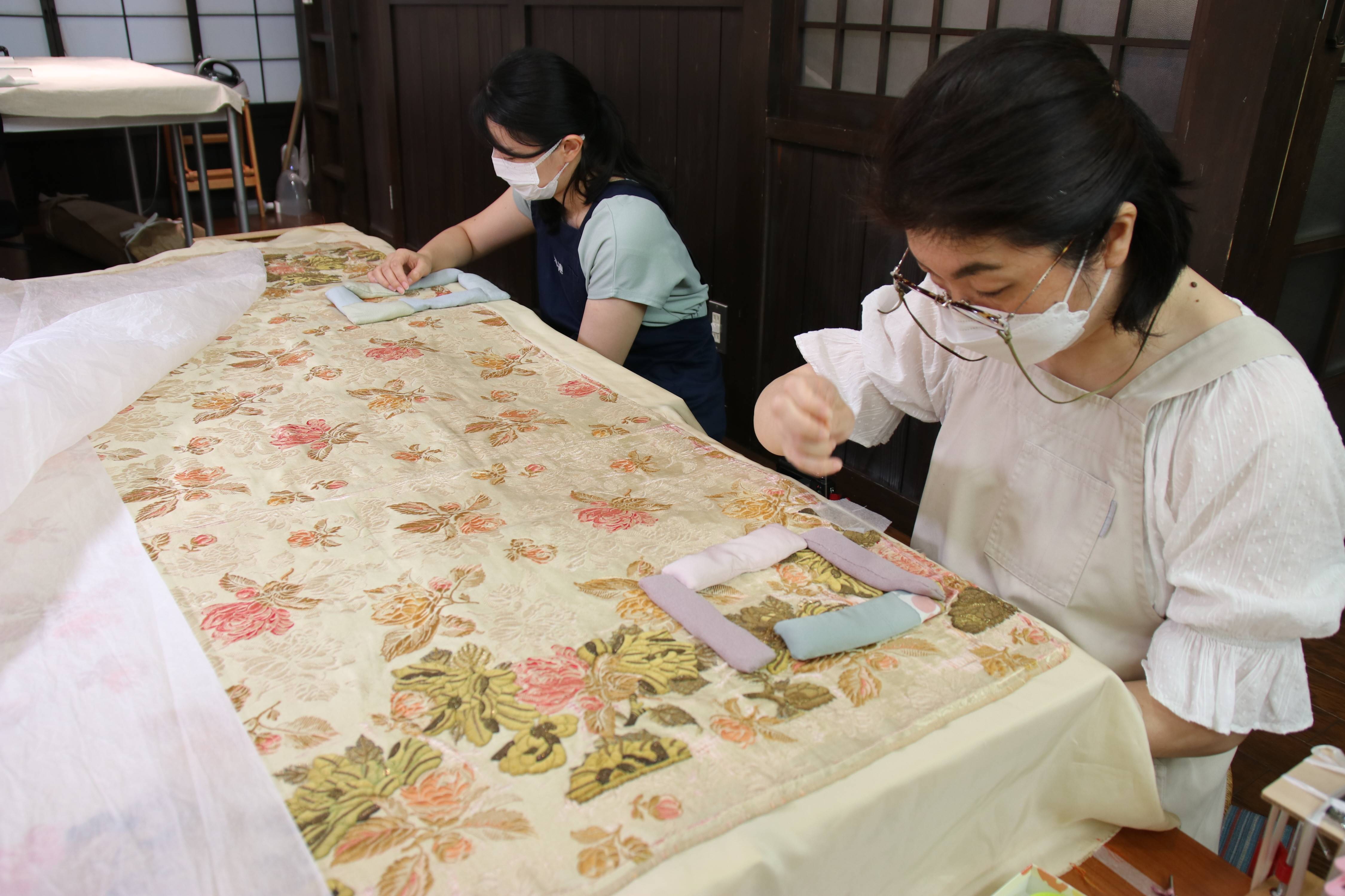 昭憲皇太后が「大礼服」に込めた近代化への思い 崩御１１０年、修復終え明治神宮で初展示 - 産経ニュース