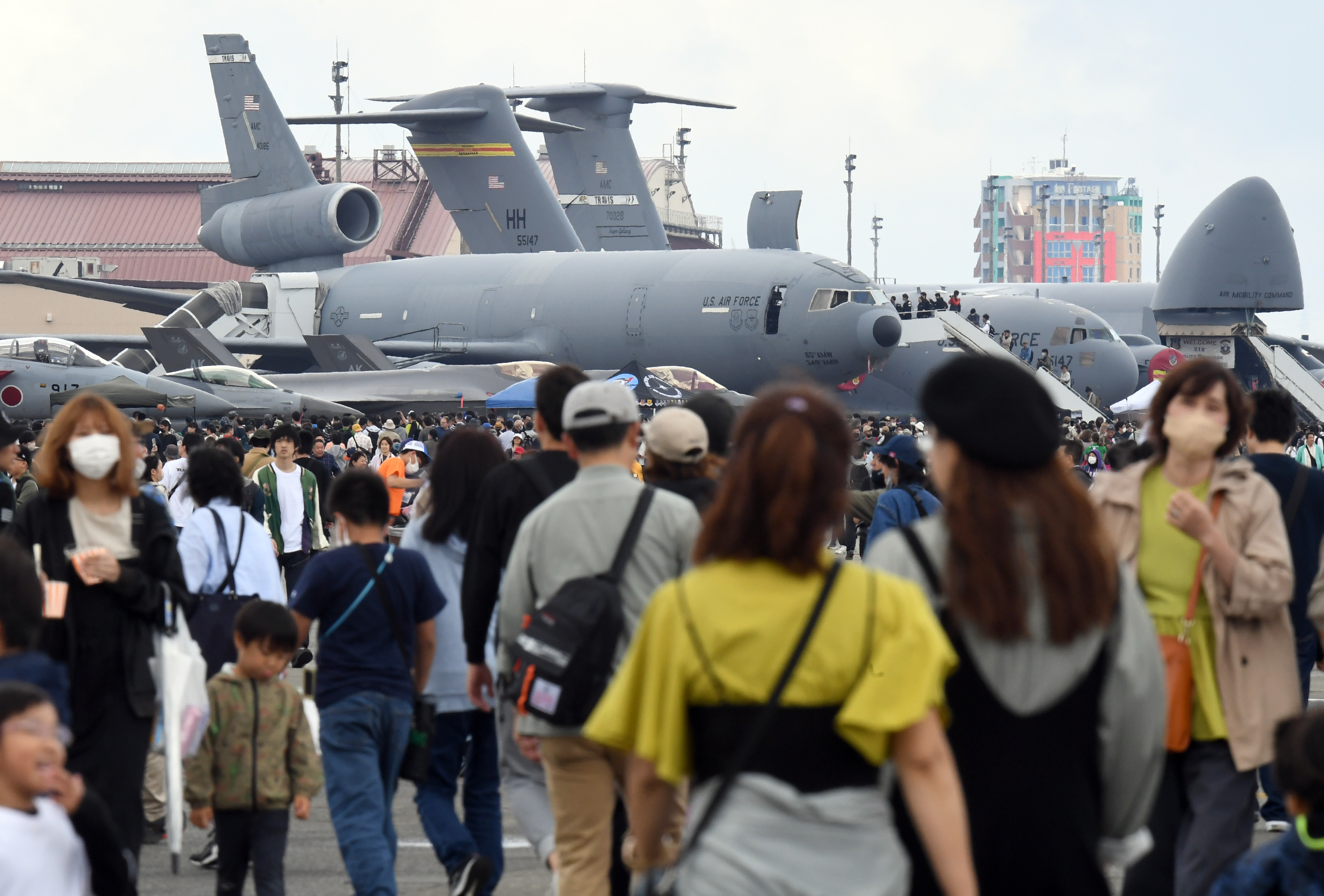動画】【フォト＆動画】オスプレイ〝お辞儀〟に大きな拍手 米軍横田