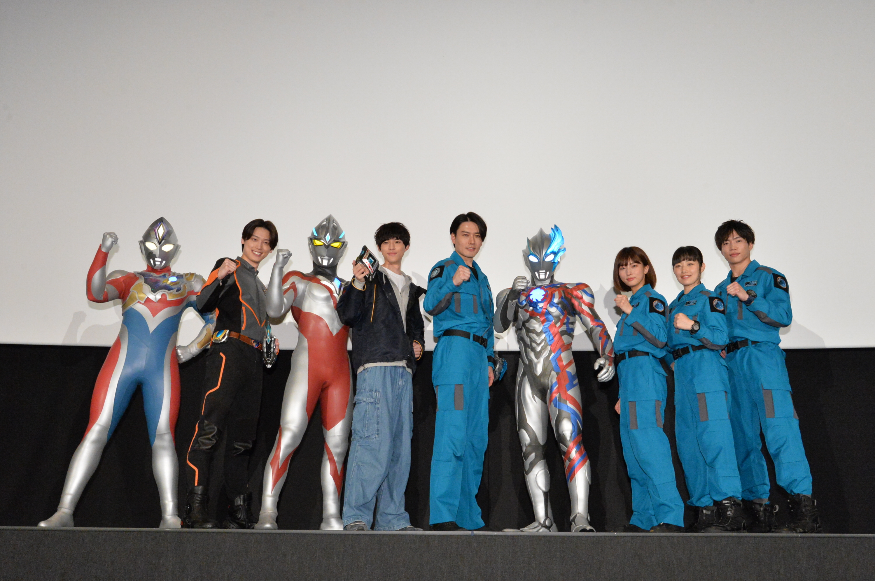 ブレーザー」「アーク」「デッカー」3人のウルトラヒーロー夢の共演