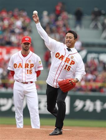 球界ここだけの話 ８５５ 黒田博樹氏が広島のオープン戦で始球式 当初は引退試合として大規模セレモニーが予定されたが サンスポ