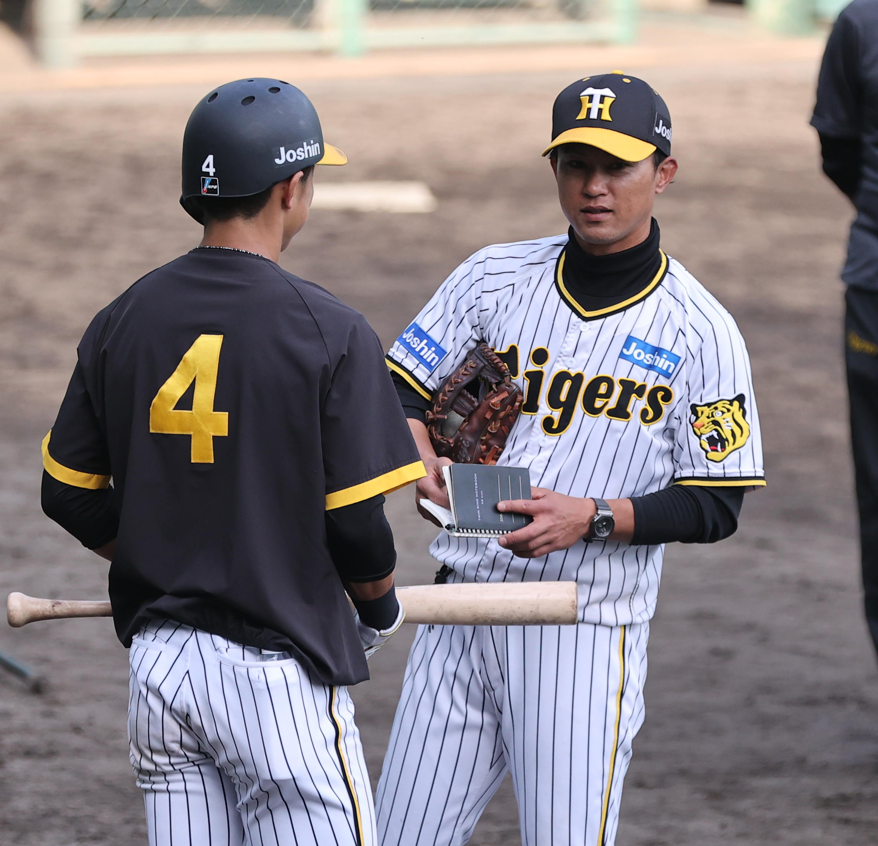 阪神・新任の上本博紀コーチ「全力でやる」 - サンスポ