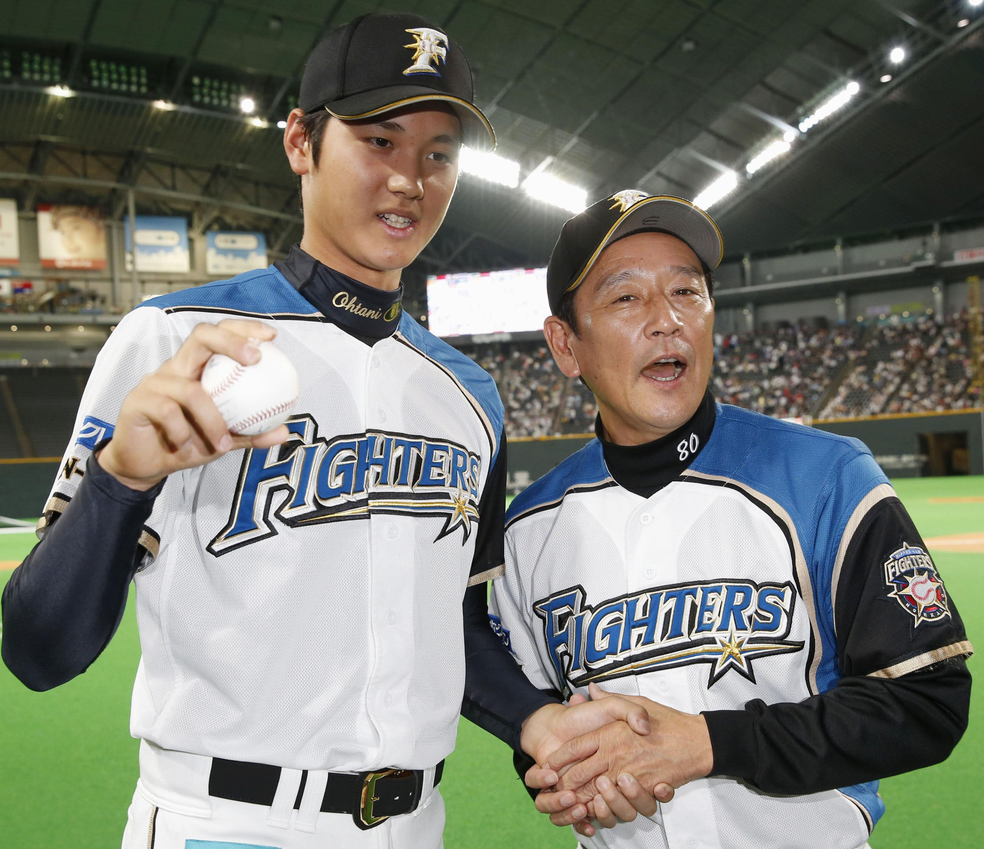 馬*男様 ◆超希少・珍品◆栗山英樹監督&大谷翔平選手 日ハム時代メタリック⚾⚾二 フォトギャラリー】日本ハム前監督の栗山英樹氏が野球殿堂入り 大谷