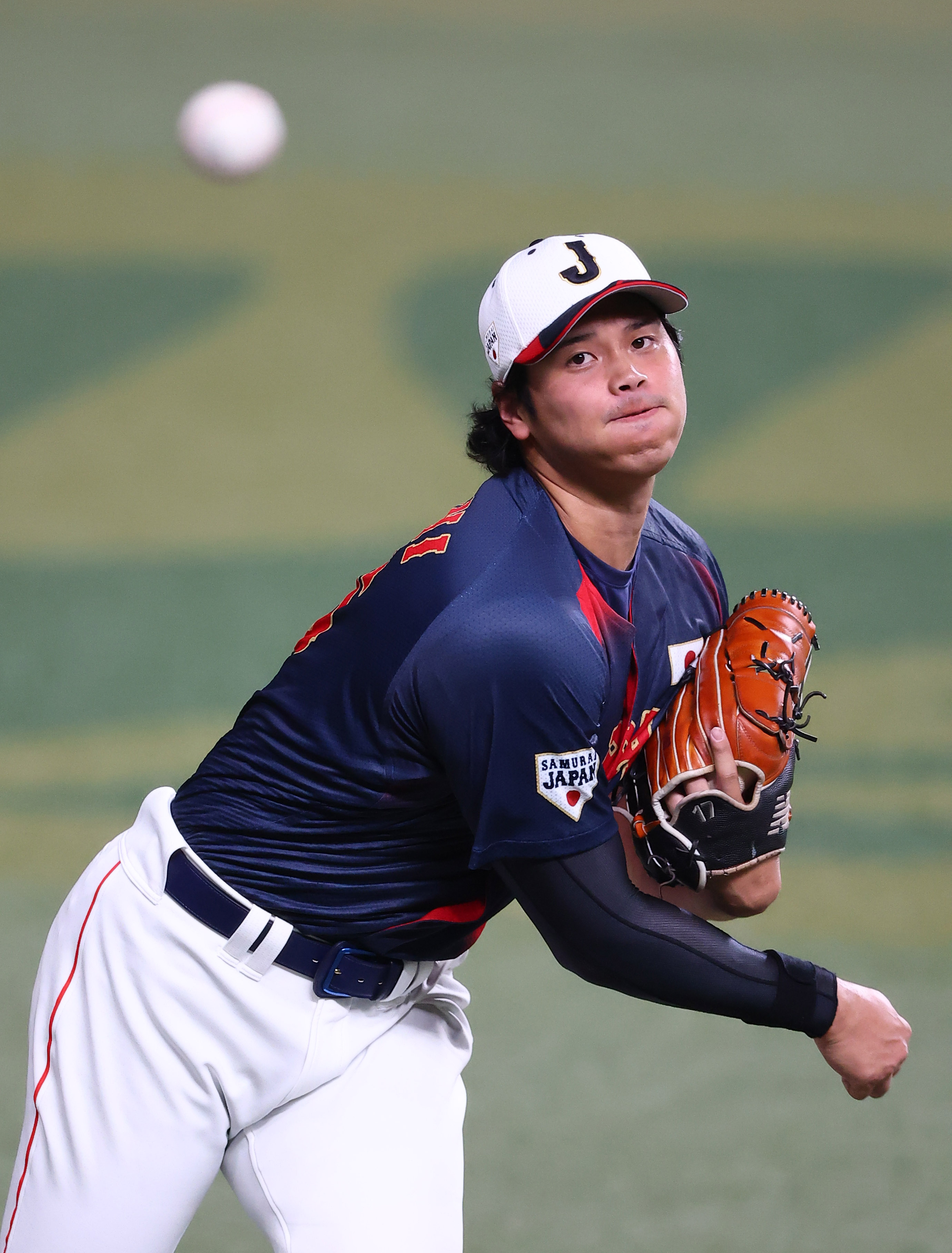WBC ネイビーキャップ2つ、ボール、リストバンド　大谷 山本 伊藤選手など 侍ジャパン・大谷翔平のキャッチボールを受けたブルペン捕手「記者の方