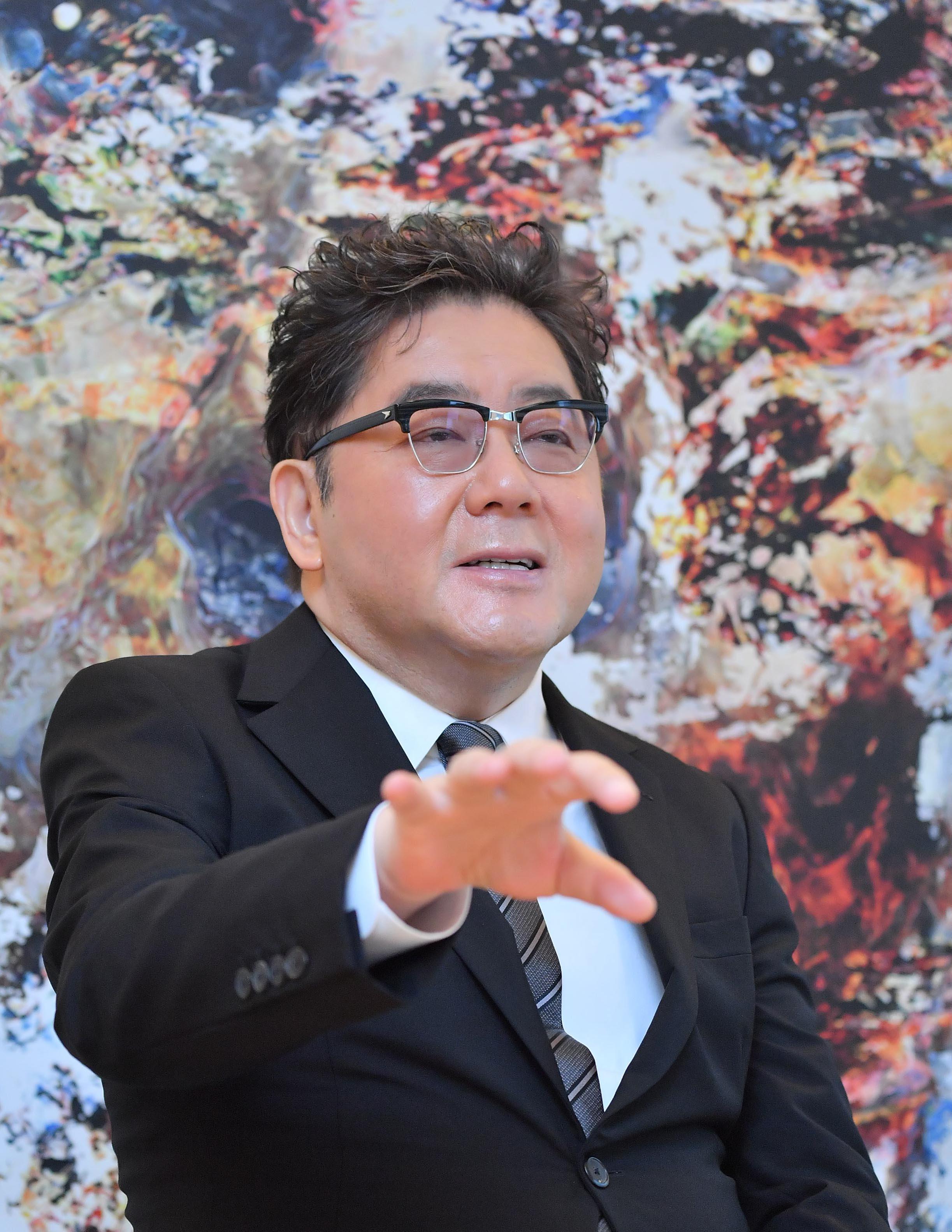 昭和33年生まれの私 作詞家、秋元康さん「昭和の歌には3分間の