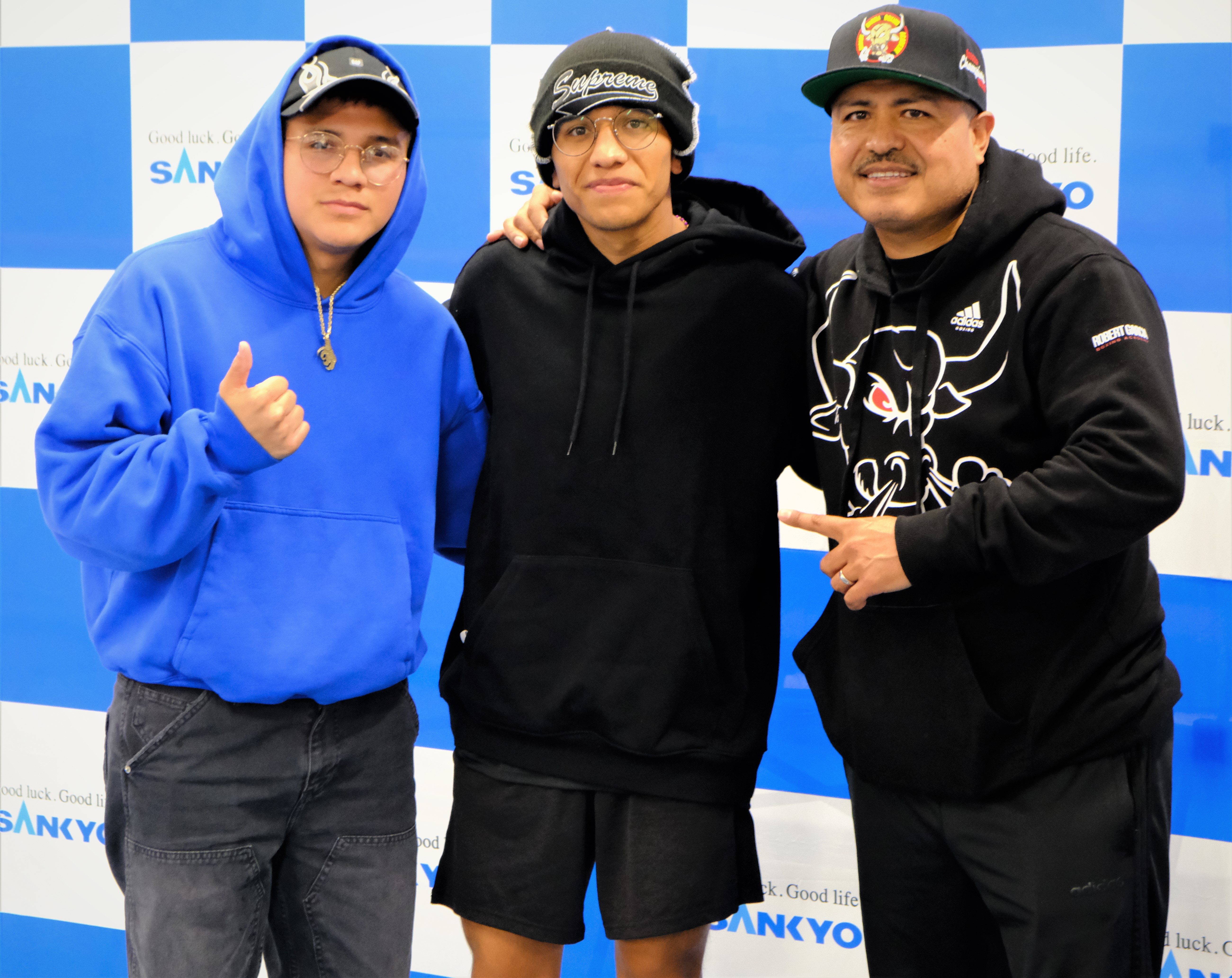 丸眼鏡の〝教授〟ジョシュア・フランコが井岡一翔との統一戦に「100 