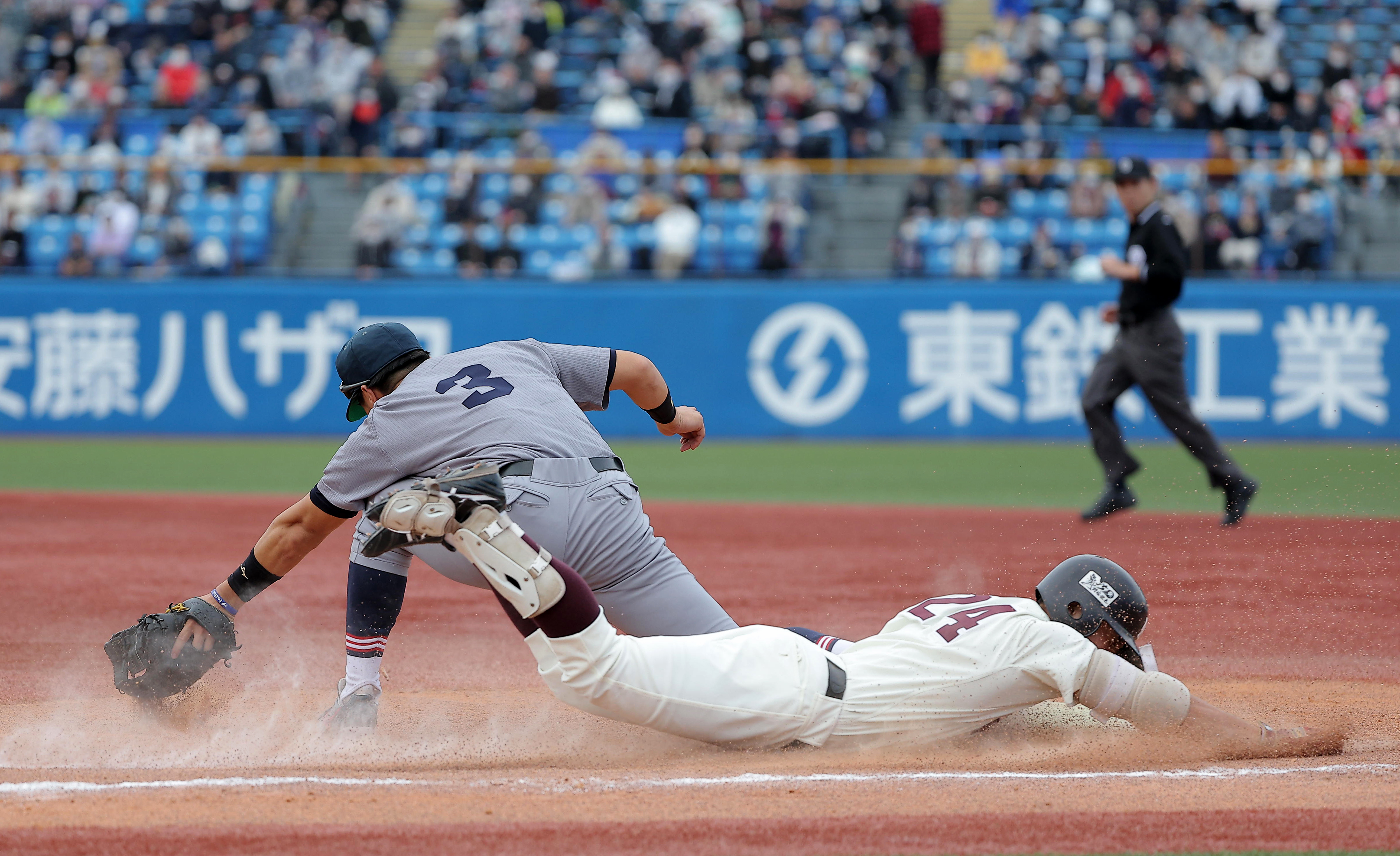 学生野球の神髄を見た秋の早慶戦 ゲームセットの瞬間までぶつかり合っ